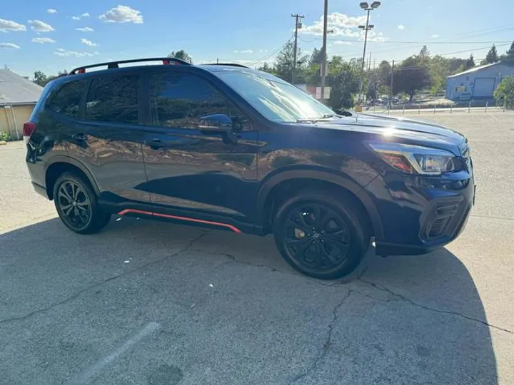 BLUE, 2020 SUBARU FORESTER Image 9