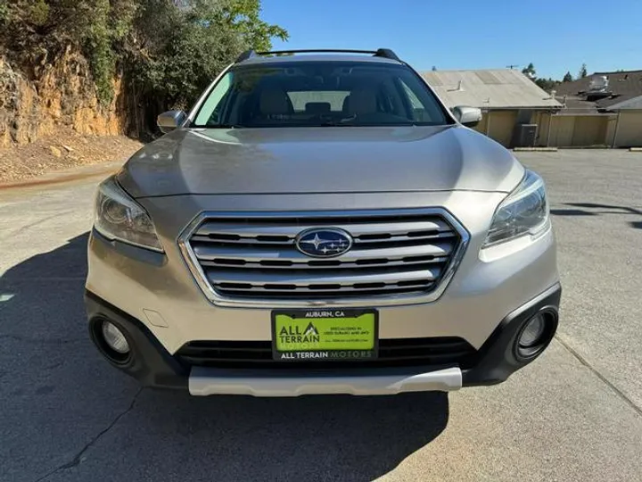 GOLD, 2017 SUBARU OUTBACK Image 10