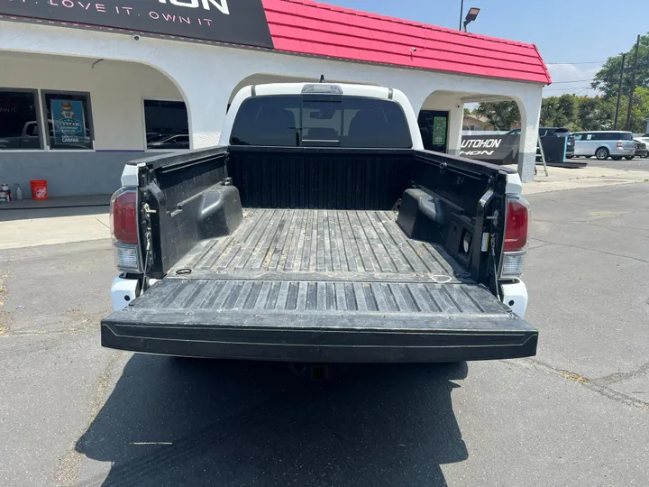 WHITE, 2021 TOYOTA TACOMA DOUBLE CAB Image 7