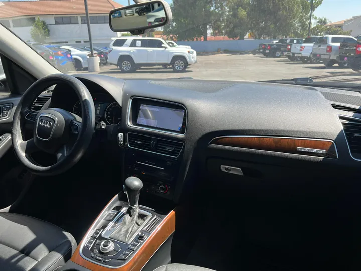 SILVER, 2012 AUDI Q5 Image 11