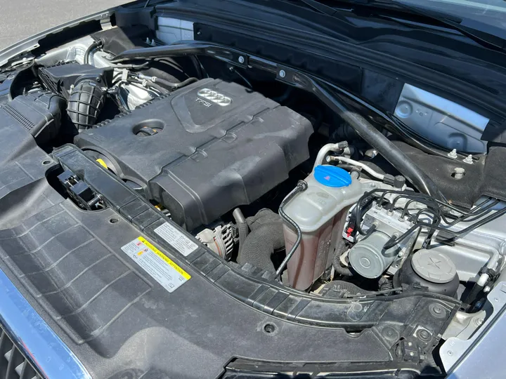 SILVER, 2012 AUDI Q5 Image 31