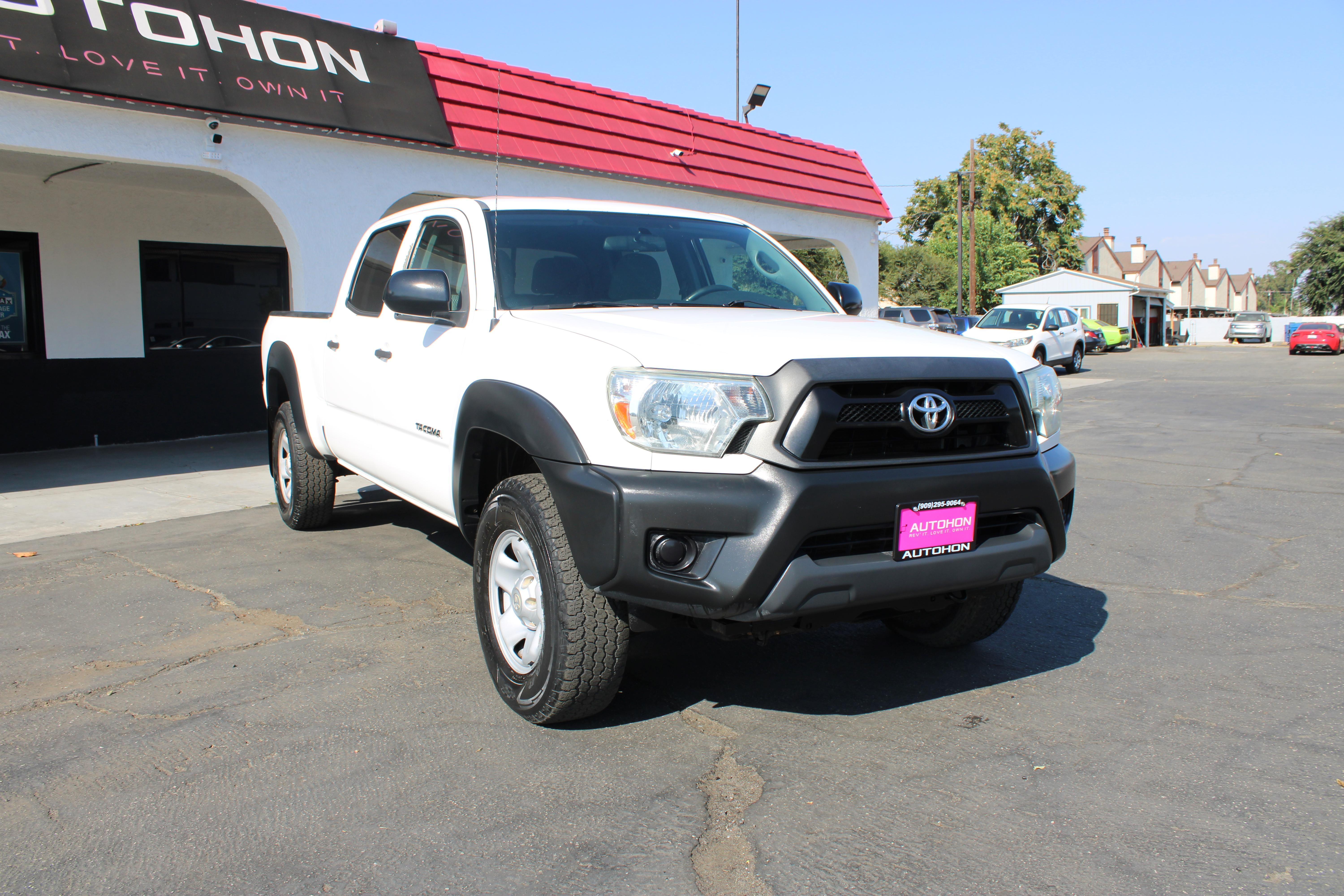 WHITE, 2014 TOYOTA TACOMA DOUBLE CAB Image 2