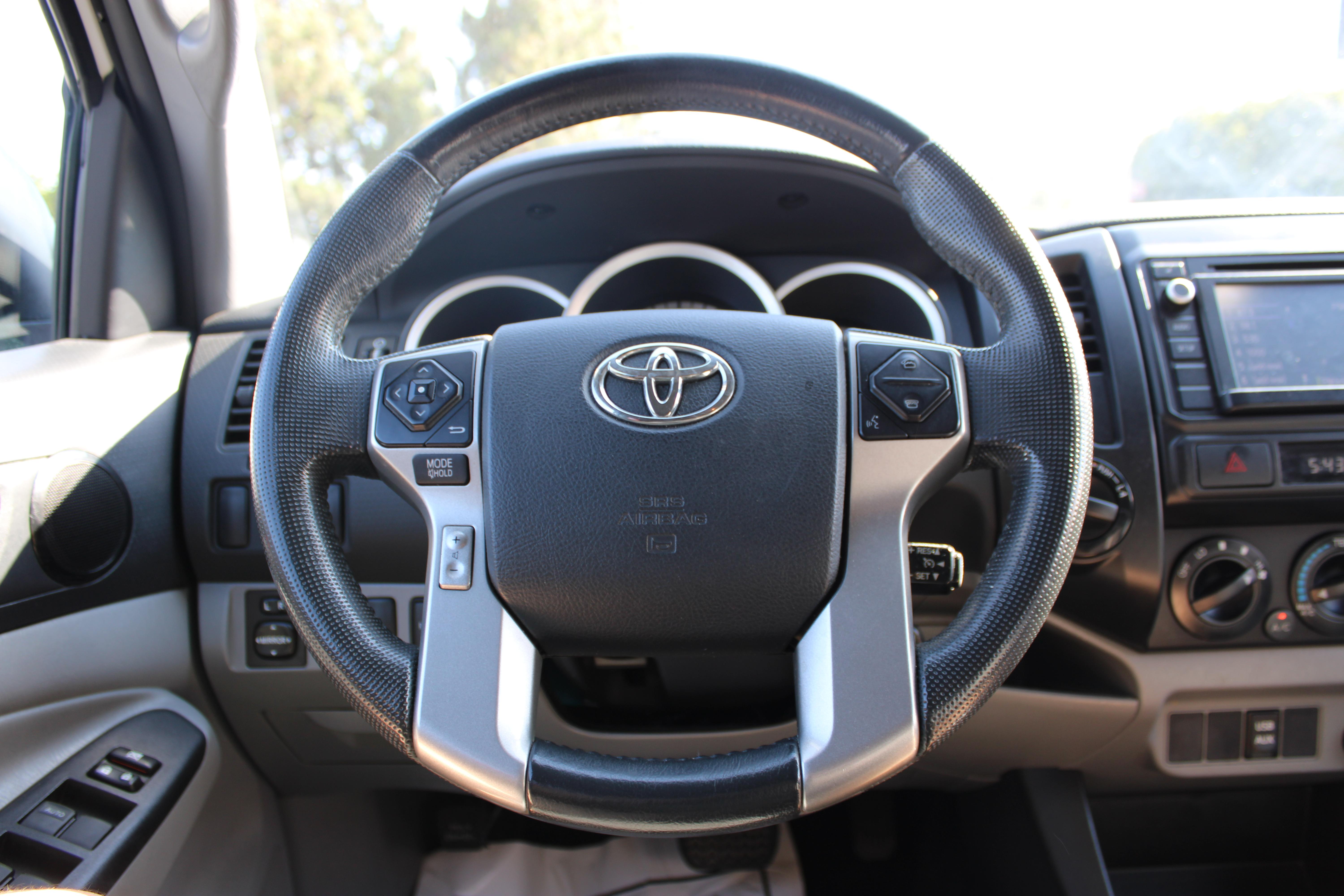 WHITE, 2014 TOYOTA TACOMA DOUBLE CAB Image 17