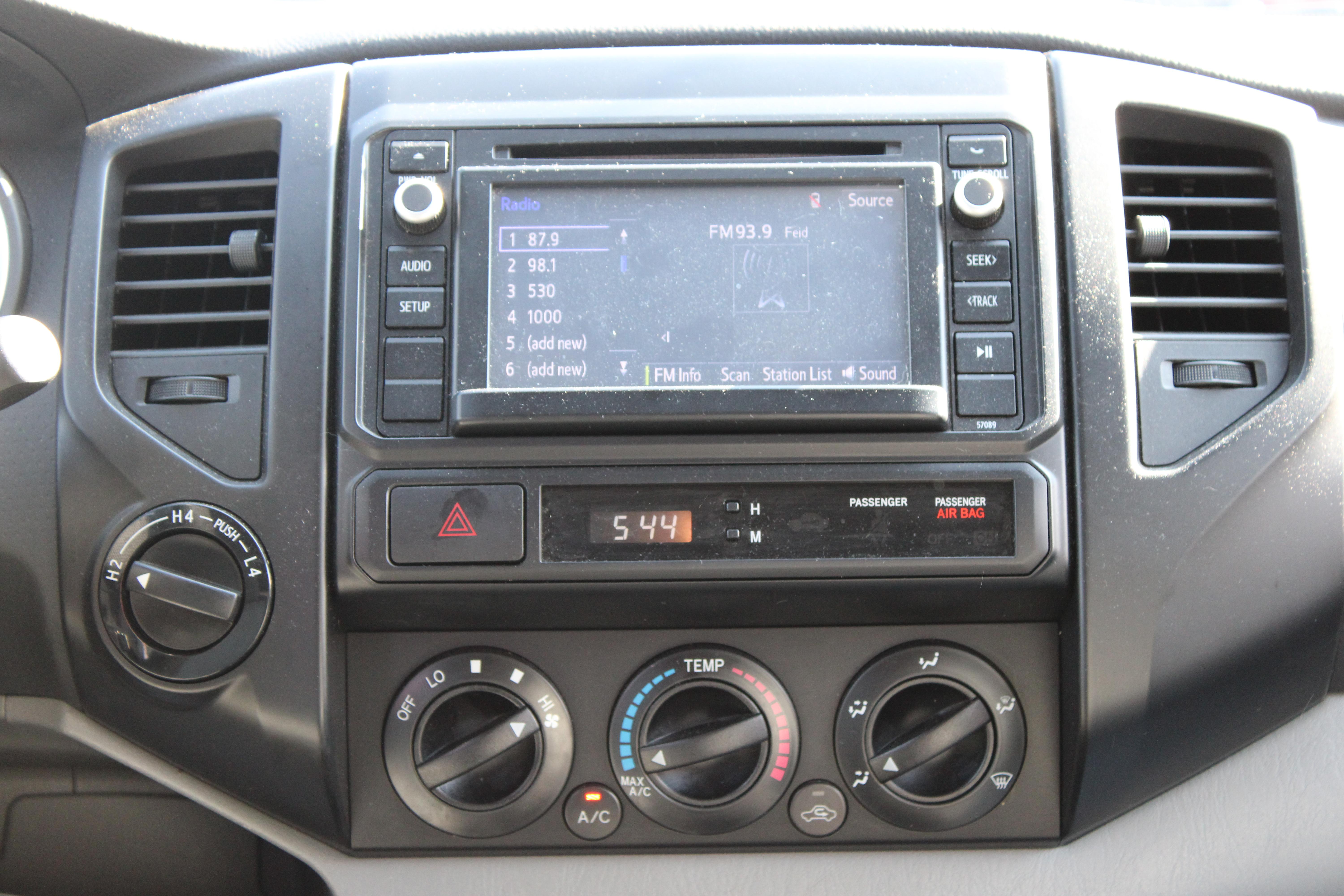 WHITE, 2014 TOYOTA TACOMA DOUBLE CAB Image 19