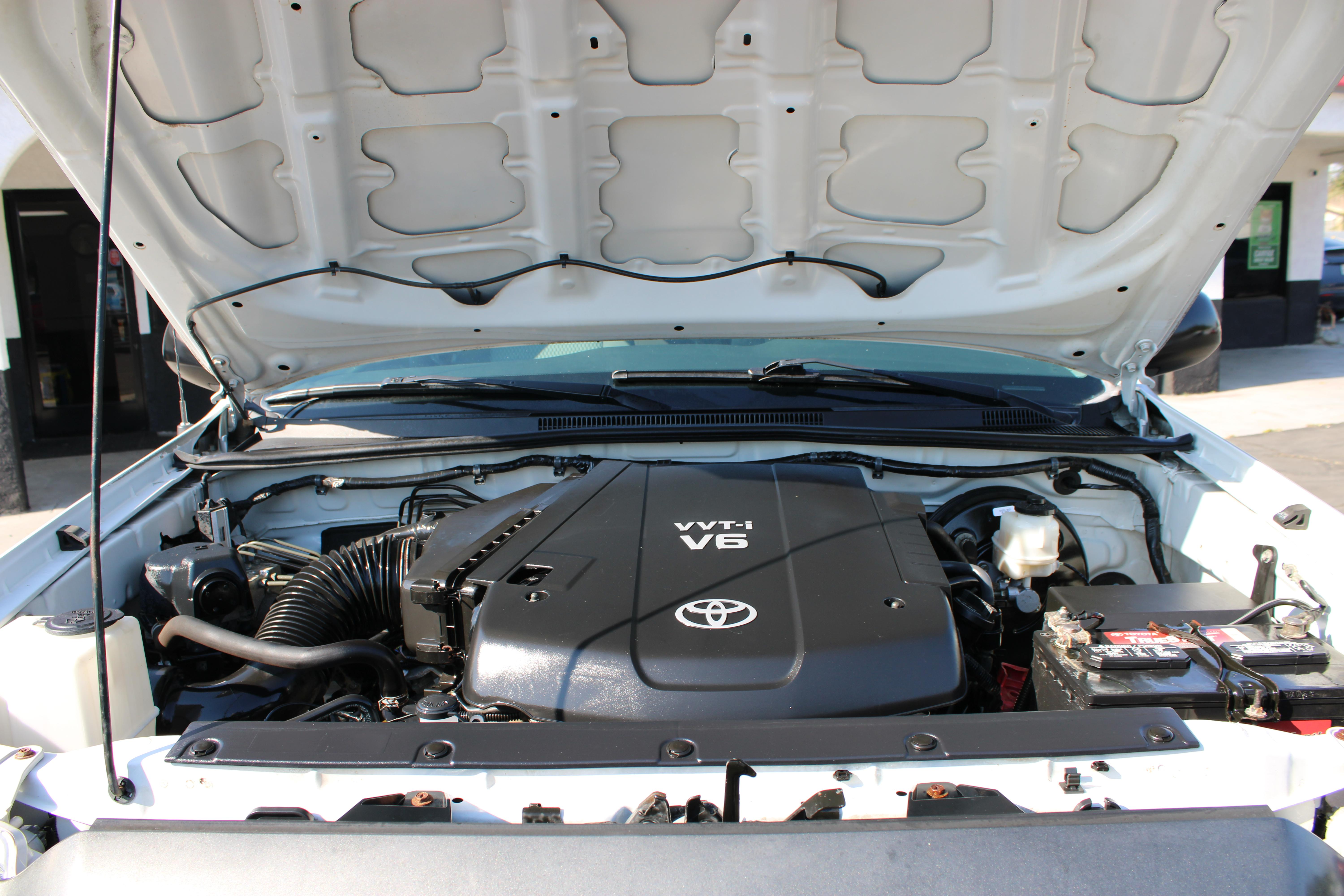 WHITE, 2014 TOYOTA TACOMA DOUBLE CAB Image 21