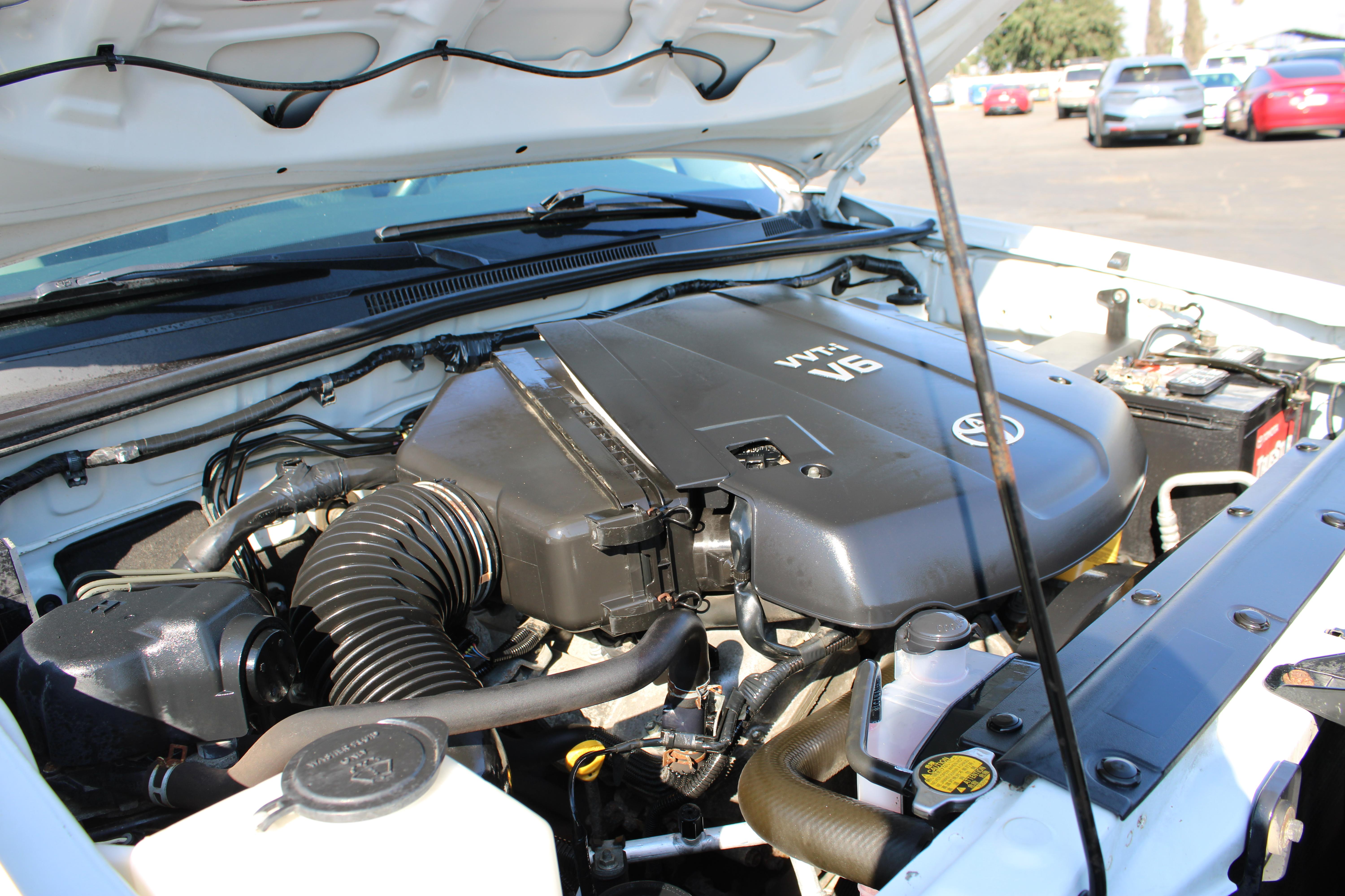 WHITE, 2014 TOYOTA TACOMA DOUBLE CAB Image 23