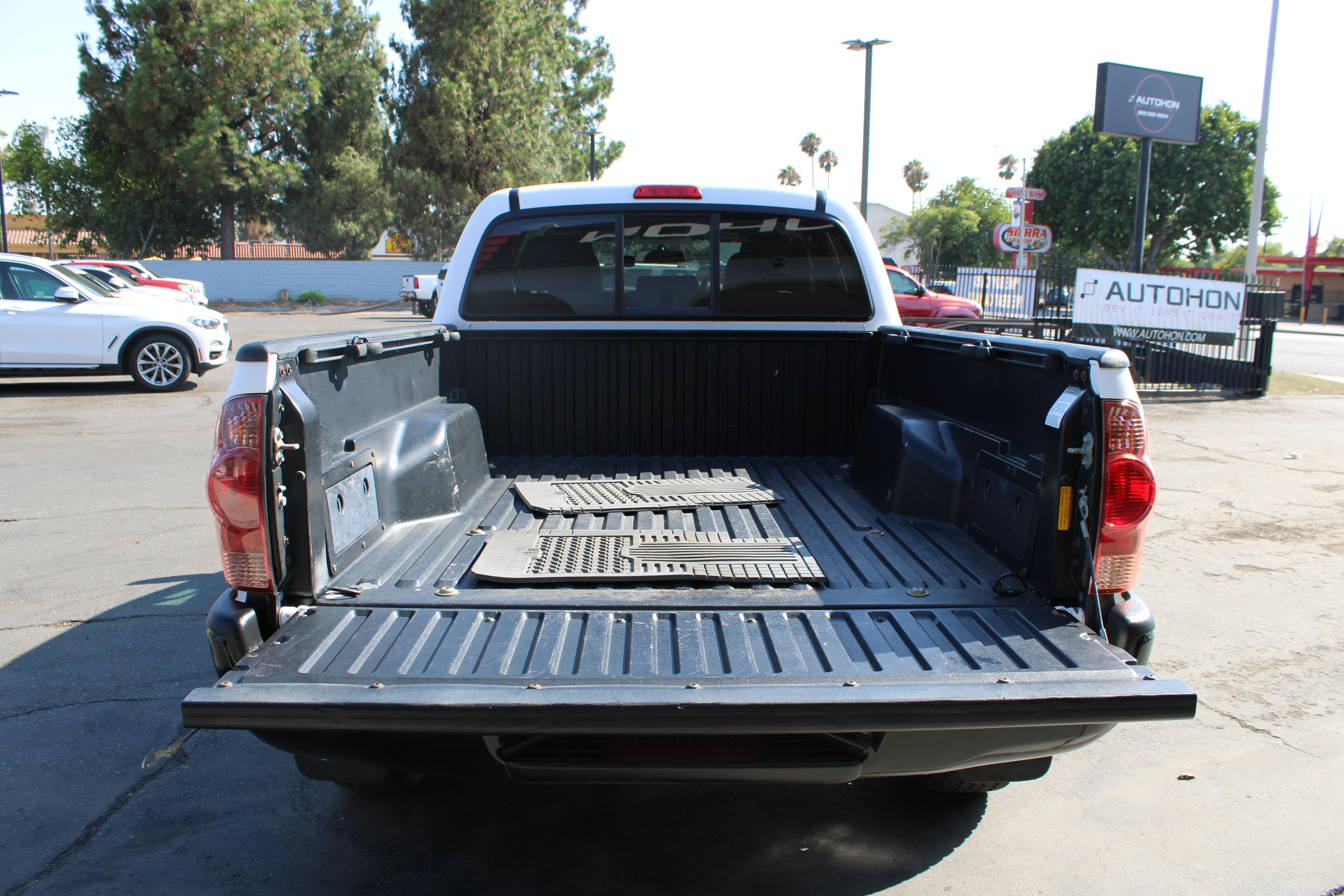 WHITE, 2014 TOYOTA TACOMA DOUBLE CAB Image 27