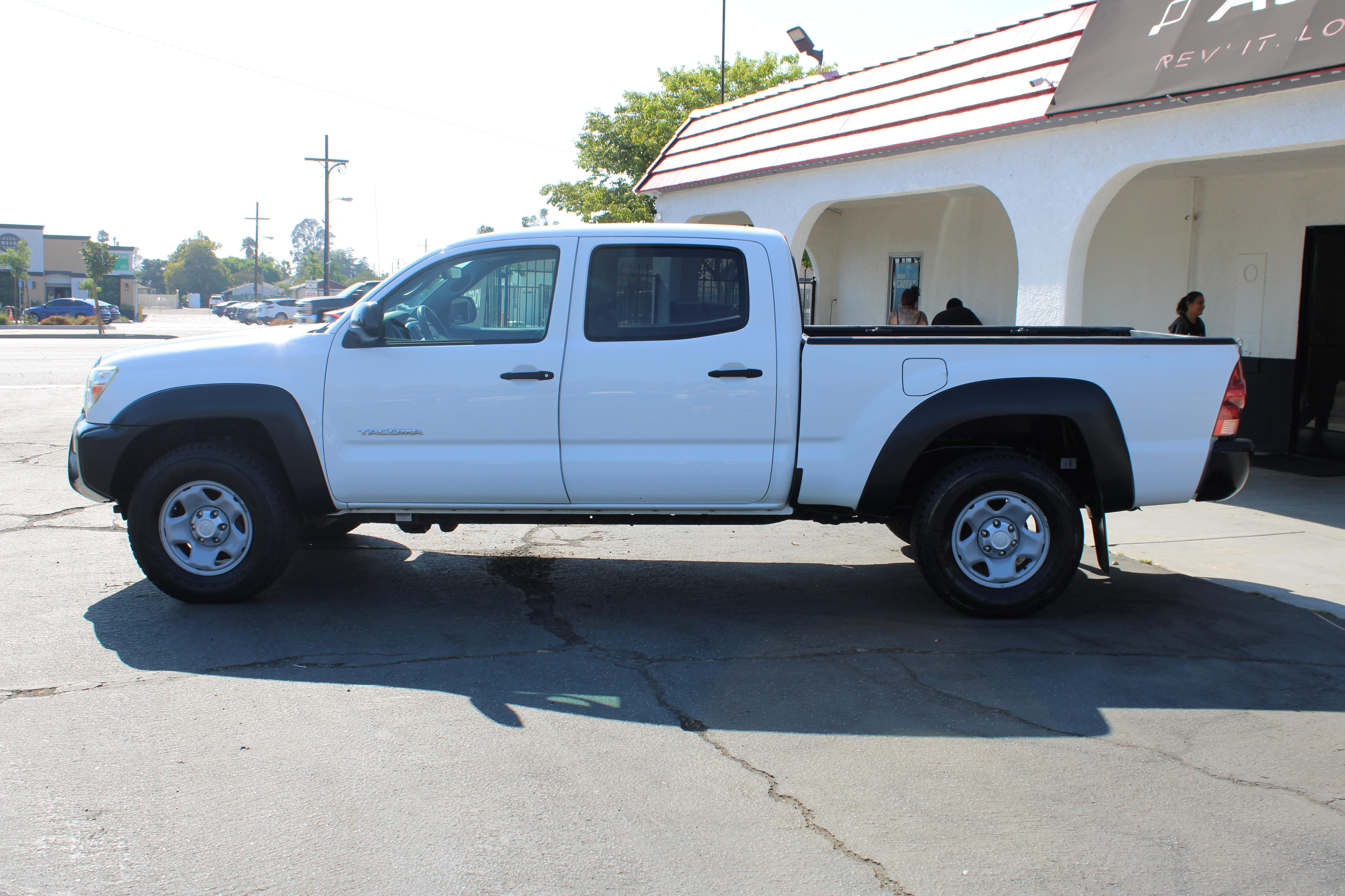 WHITE, 2014 TOYOTA TACOMA DOUBLE CAB Image 31