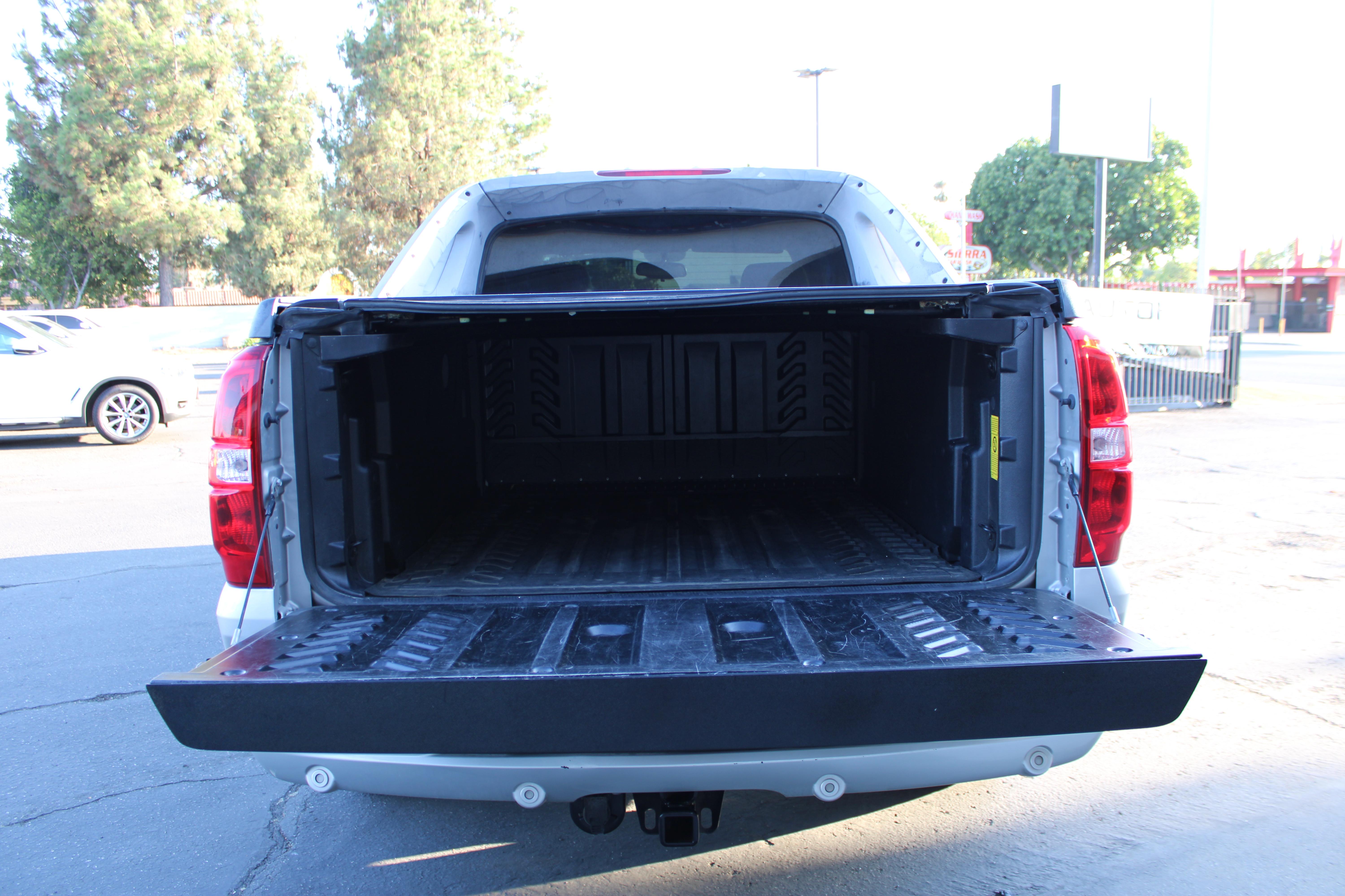 2001 CHEVROLET AVALANCHE Image 15