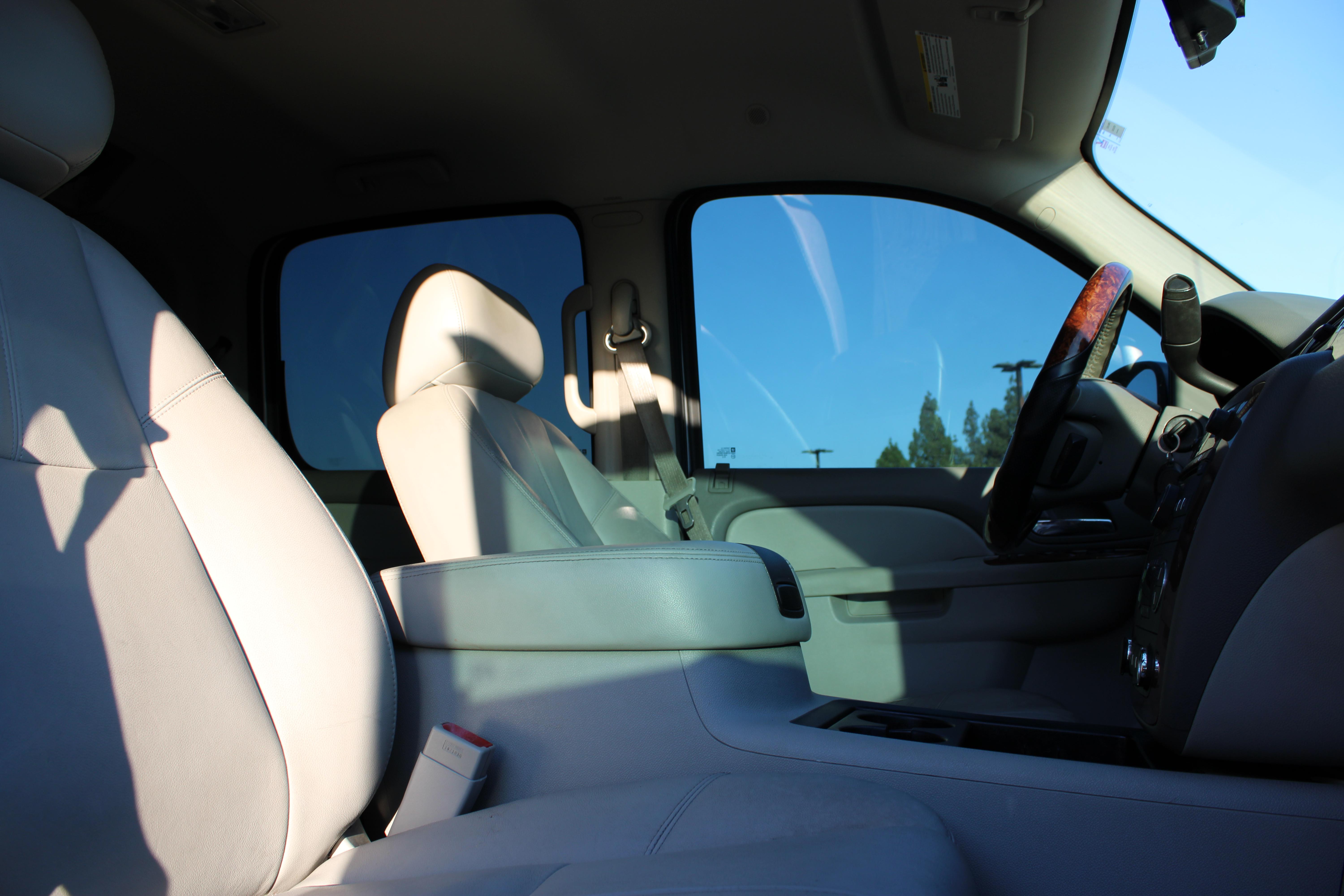 2001 CHEVROLET AVALANCHE Image 28