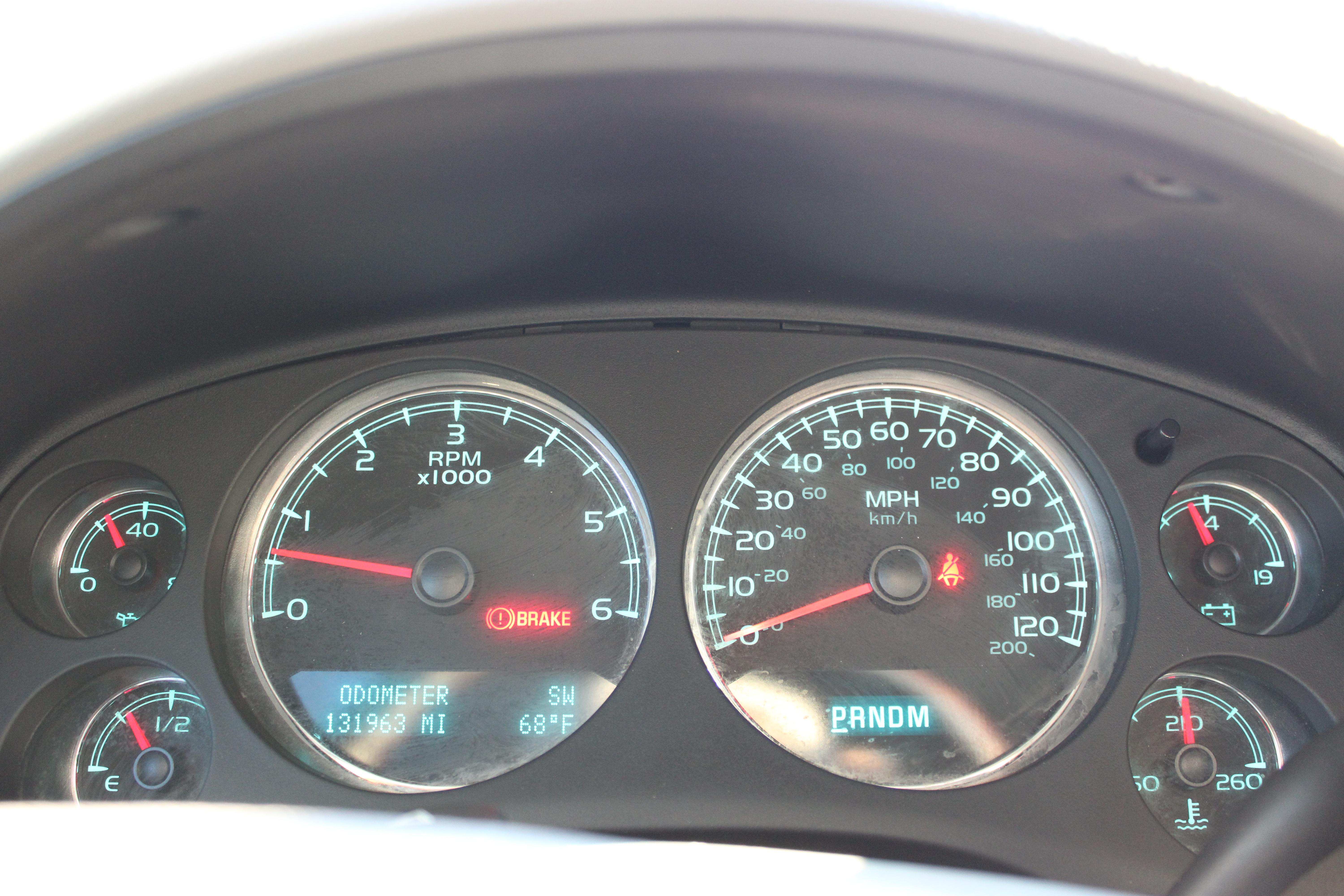 2001 CHEVROLET AVALANCHE Image 37