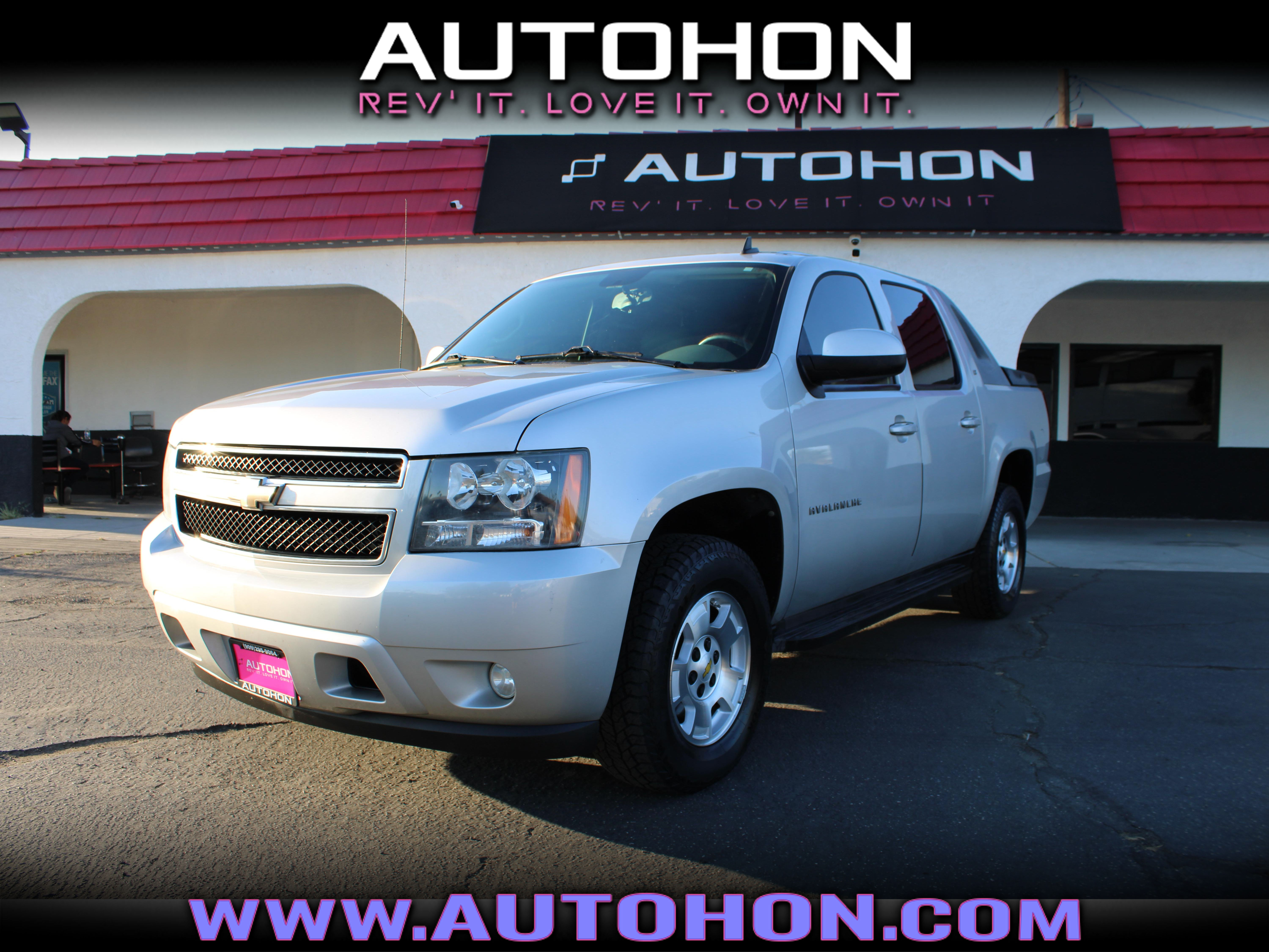 2001 CHEVROLET AVALANCHE Image 1