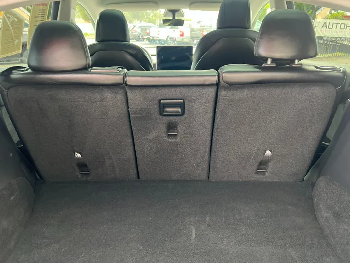 WHITE, 2021 TESLA MODEL Y Image 7