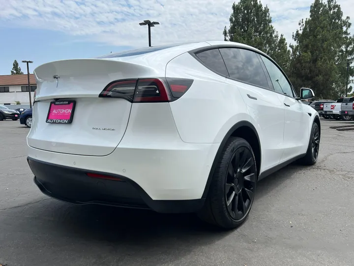 WHITE, 2021 TESLA MODEL Y Image 8