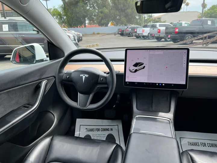 WHITE, 2021 TESLA MODEL Y Image 25