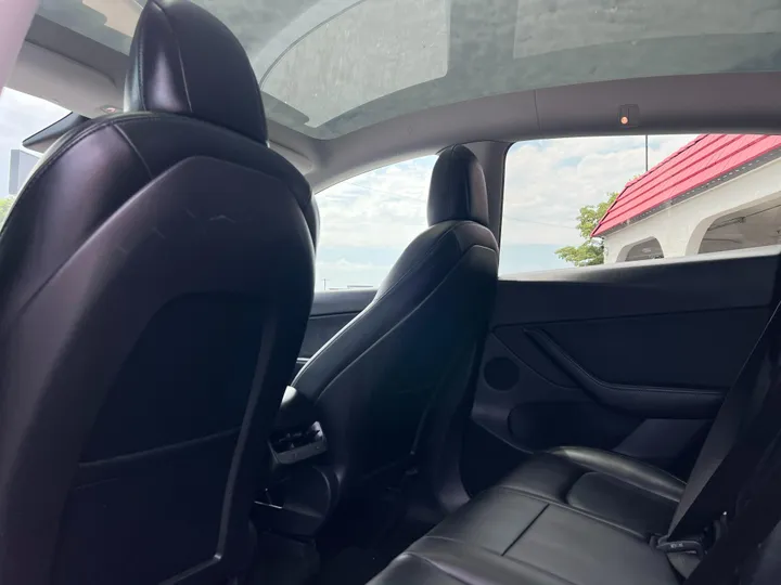 WHITE, 2021 TESLA MODEL Y Image 31