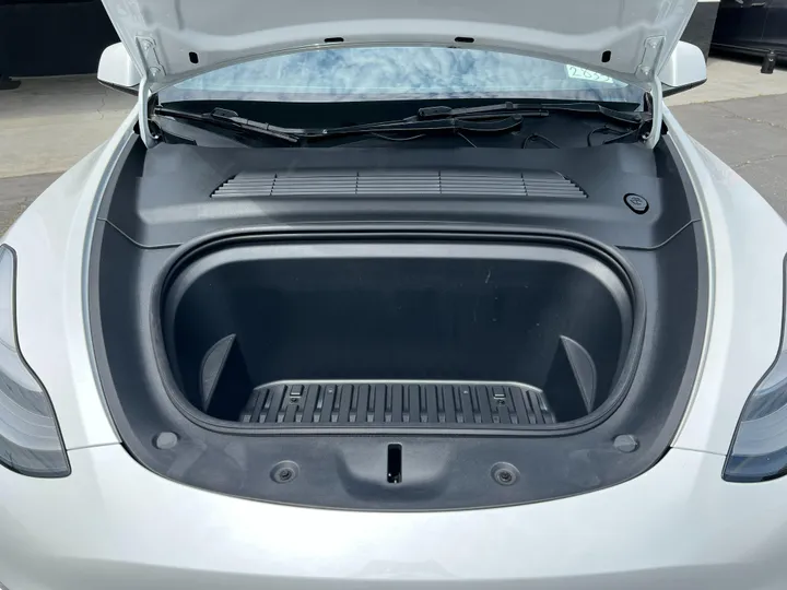 WHITE, 2021 TESLA MODEL Y Image 35