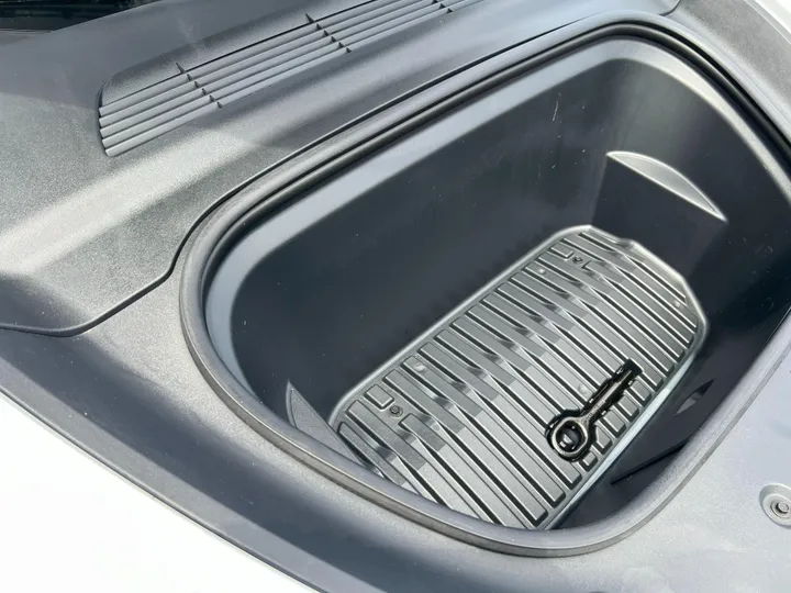 WHITE, 2021 TESLA MODEL Y Image 37