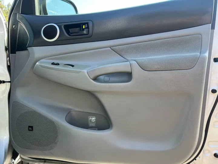SILVER, 2010 TOYOTA TACOMA DOUBLE CAB Image 6
