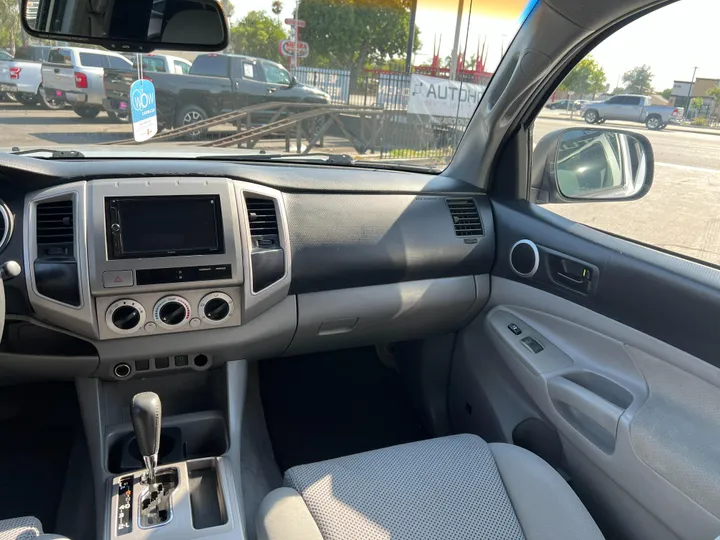 SILVER, 2010 TOYOTA TACOMA DOUBLE CAB Image 14