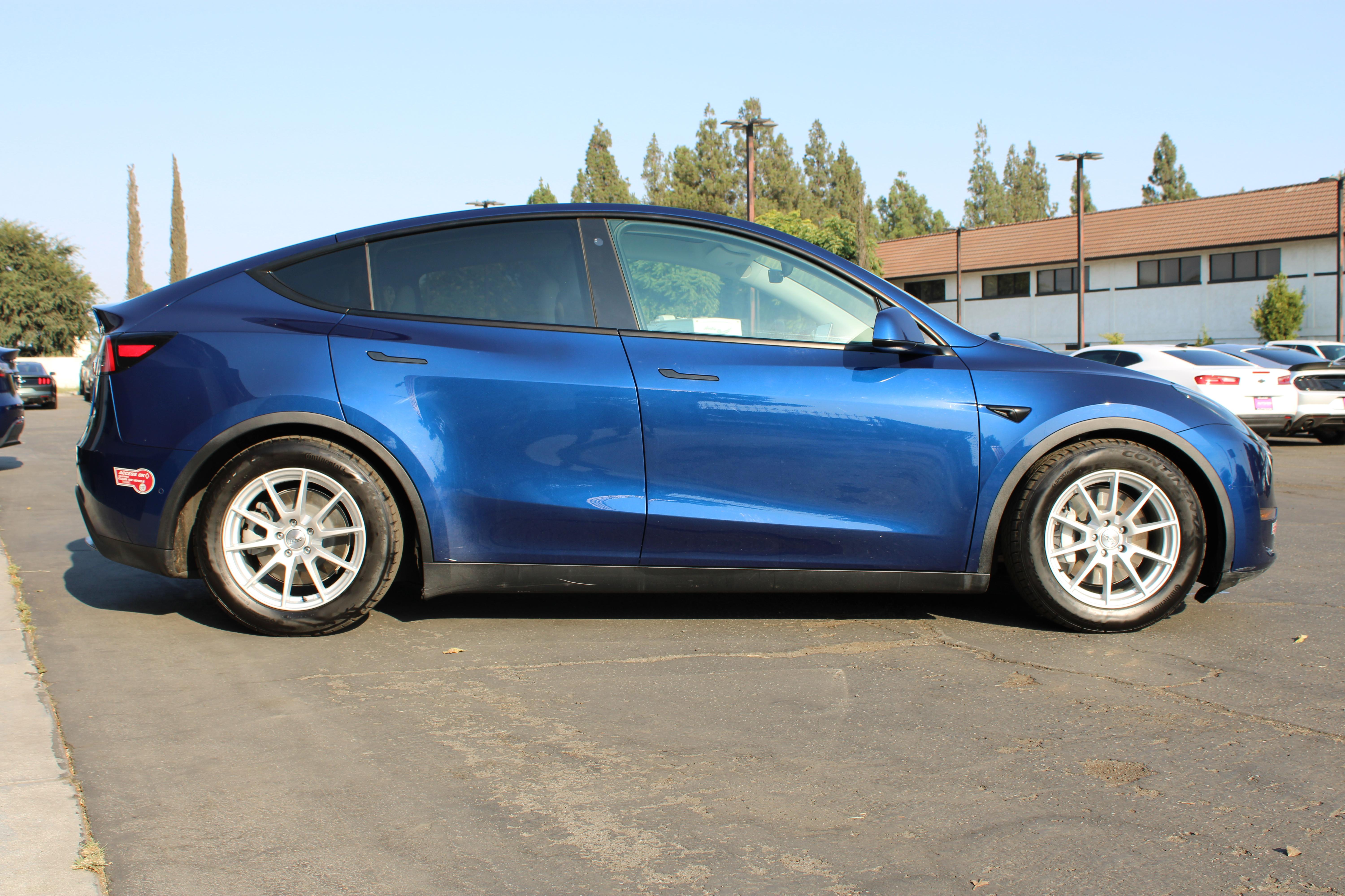 BLUE, 2021 TESLA MODEL Y Image 5