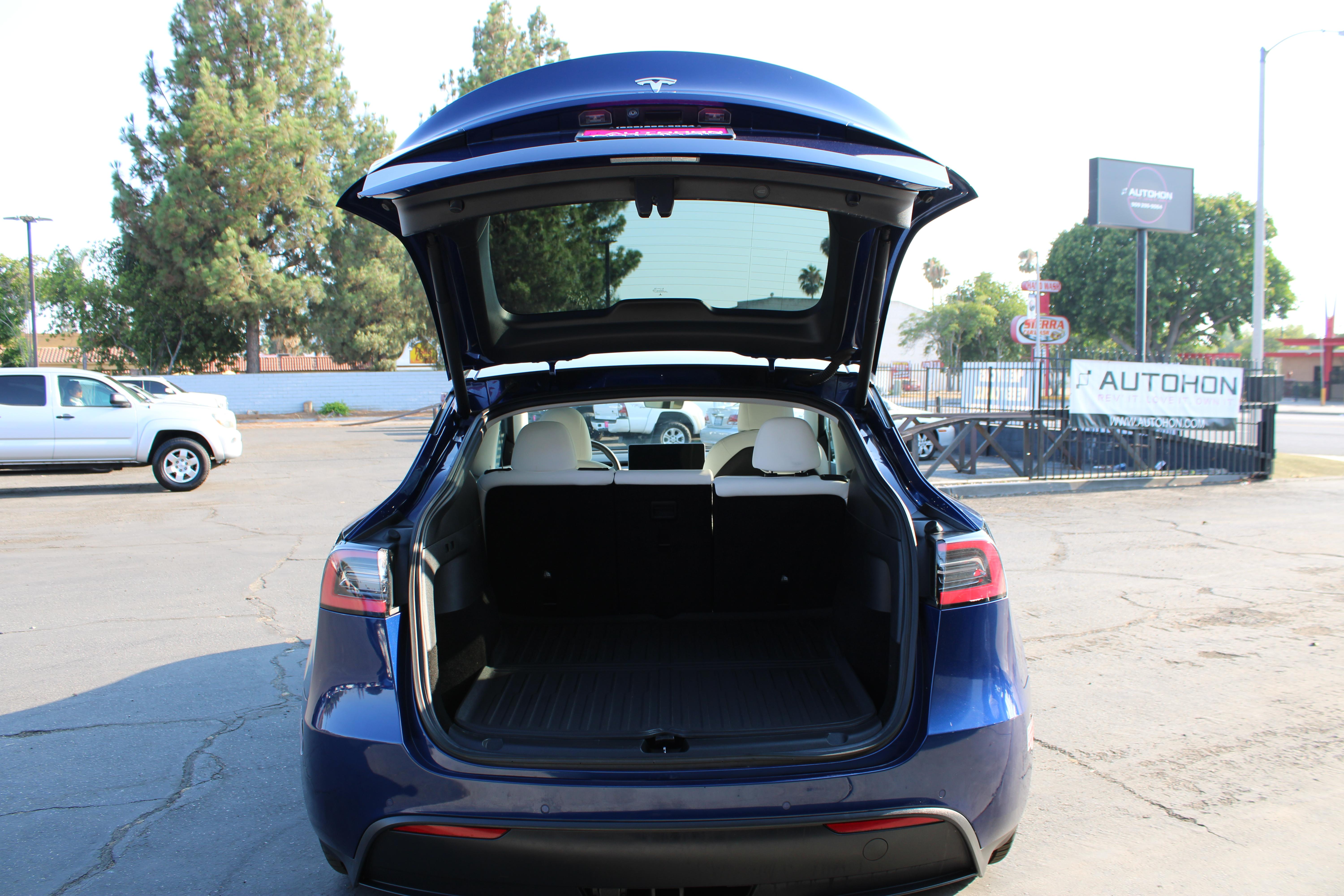 BLUE, 2021 TESLA MODEL Y Image 8
