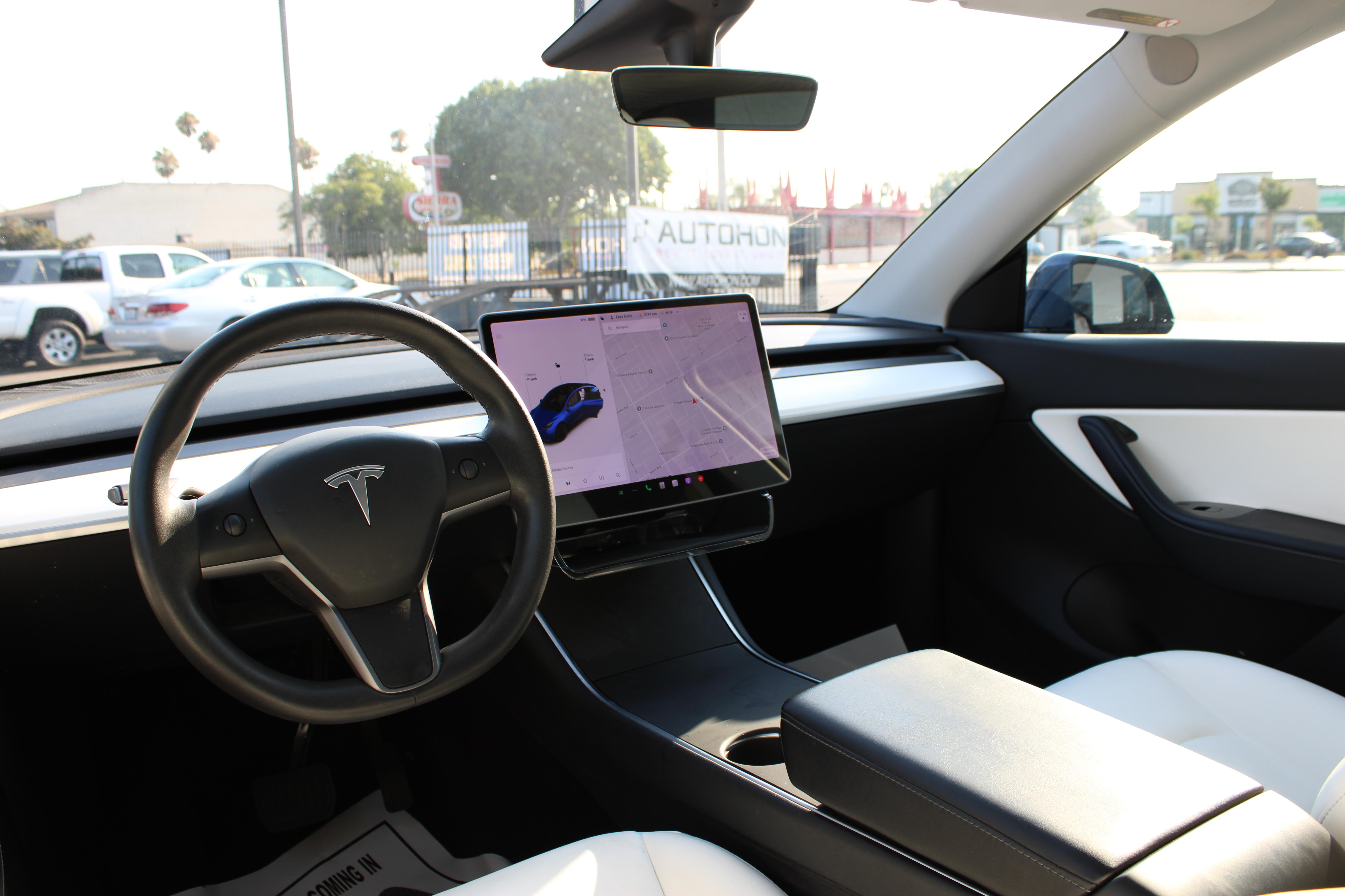 BLUE, 2021 TESLA MODEL Y Image 17