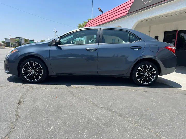 GREY, 2016 TOYOTA COROLLA Image 6