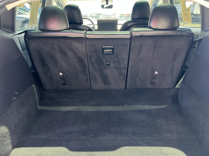 WHITE, 2021 TESLA MODEL Y Image 29