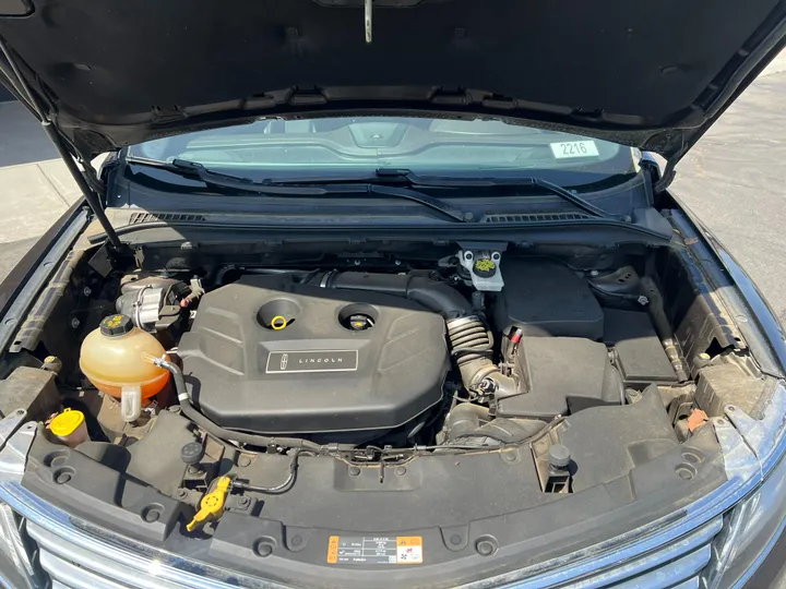 BROWN, 2018 LINCOLN MKC Image 12