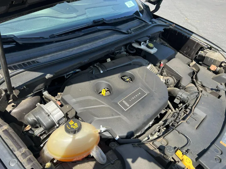 BROWN, 2018 LINCOLN MKC Image 14