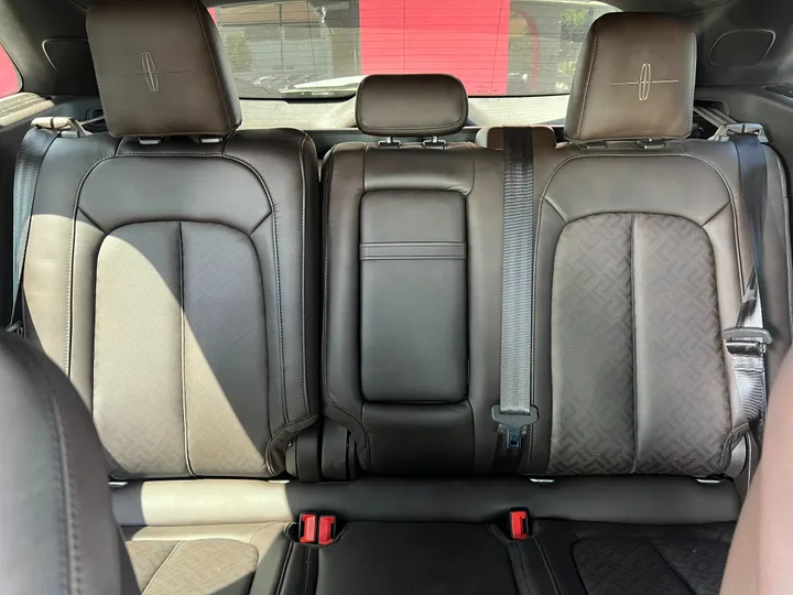 BROWN, 2018 LINCOLN MKC Image 17