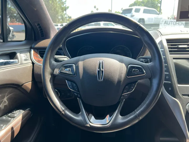 BROWN, 2018 LINCOLN MKC Image 28