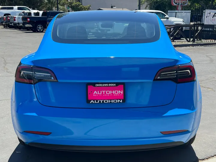 BLUE, 2023 TESLA MODEL 3 Image 5