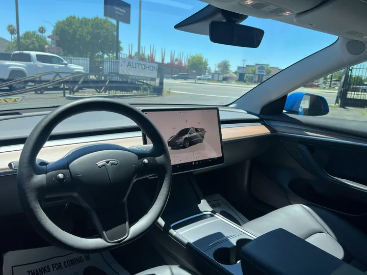BLUE, 2023 TESLA MODEL 3 Image 29
