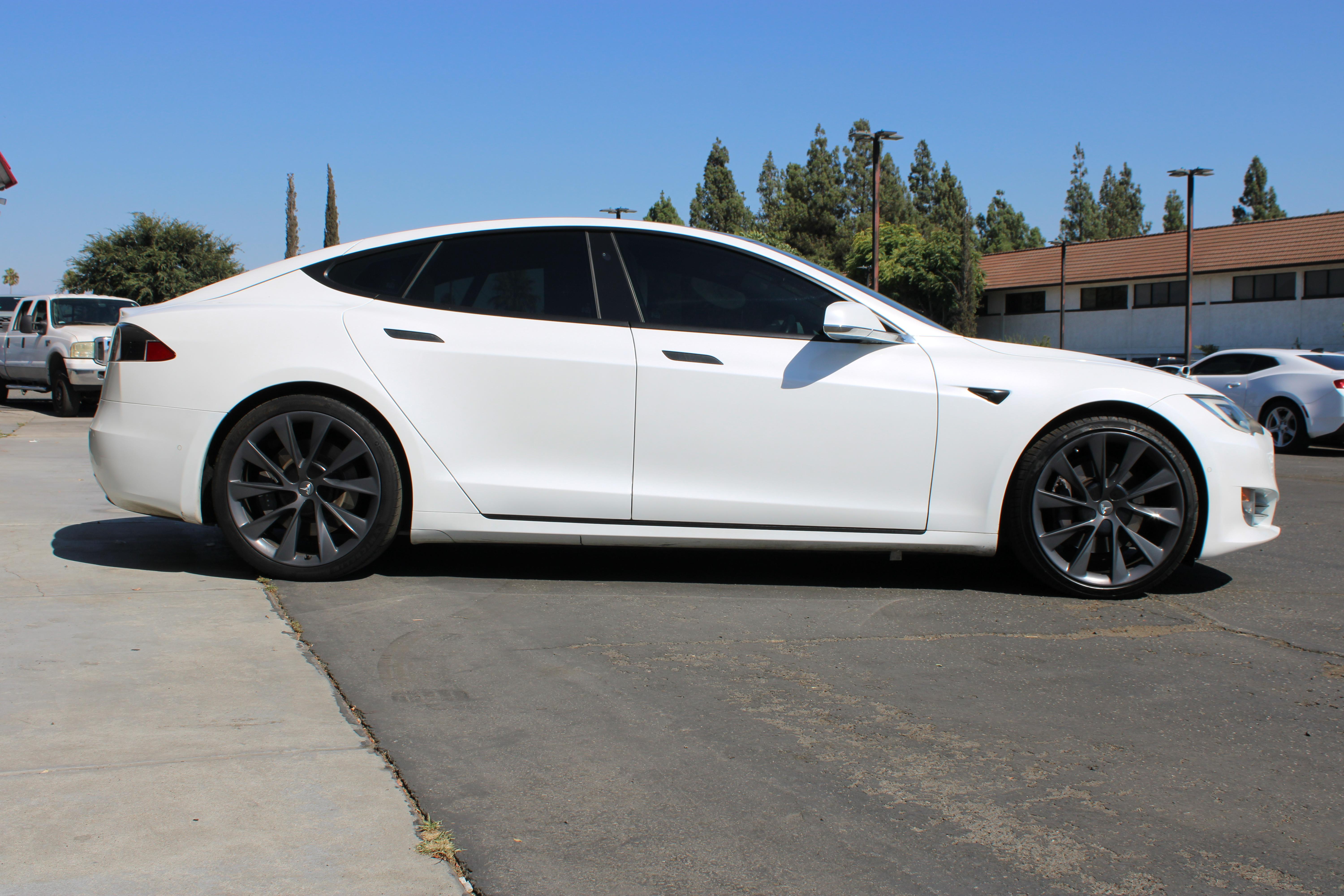 WHITE, 2018 TESLA MODEL S Image 9