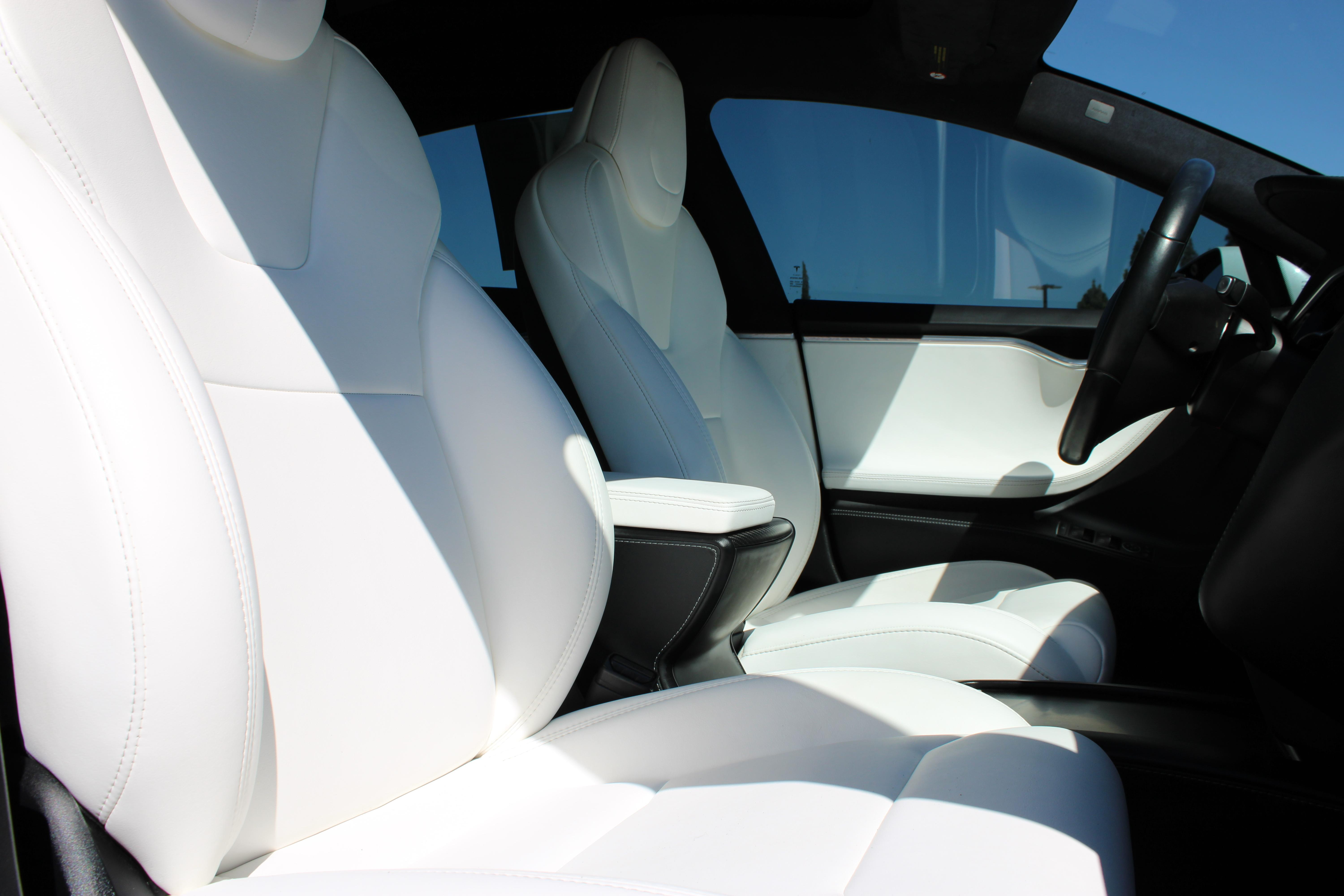 WHITE, 2018 TESLA MODEL S Image 17