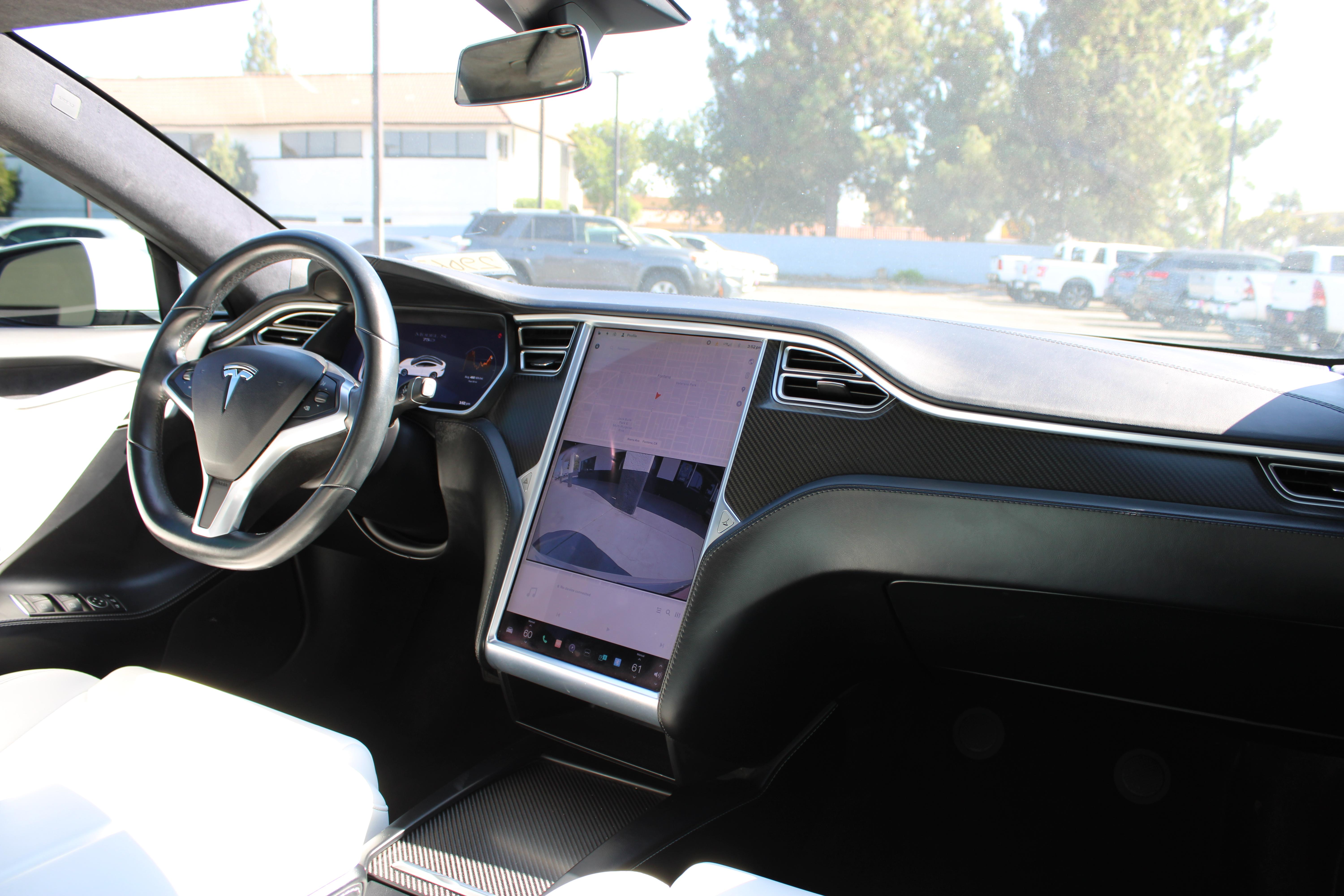 WHITE, 2018 TESLA MODEL S Image 20