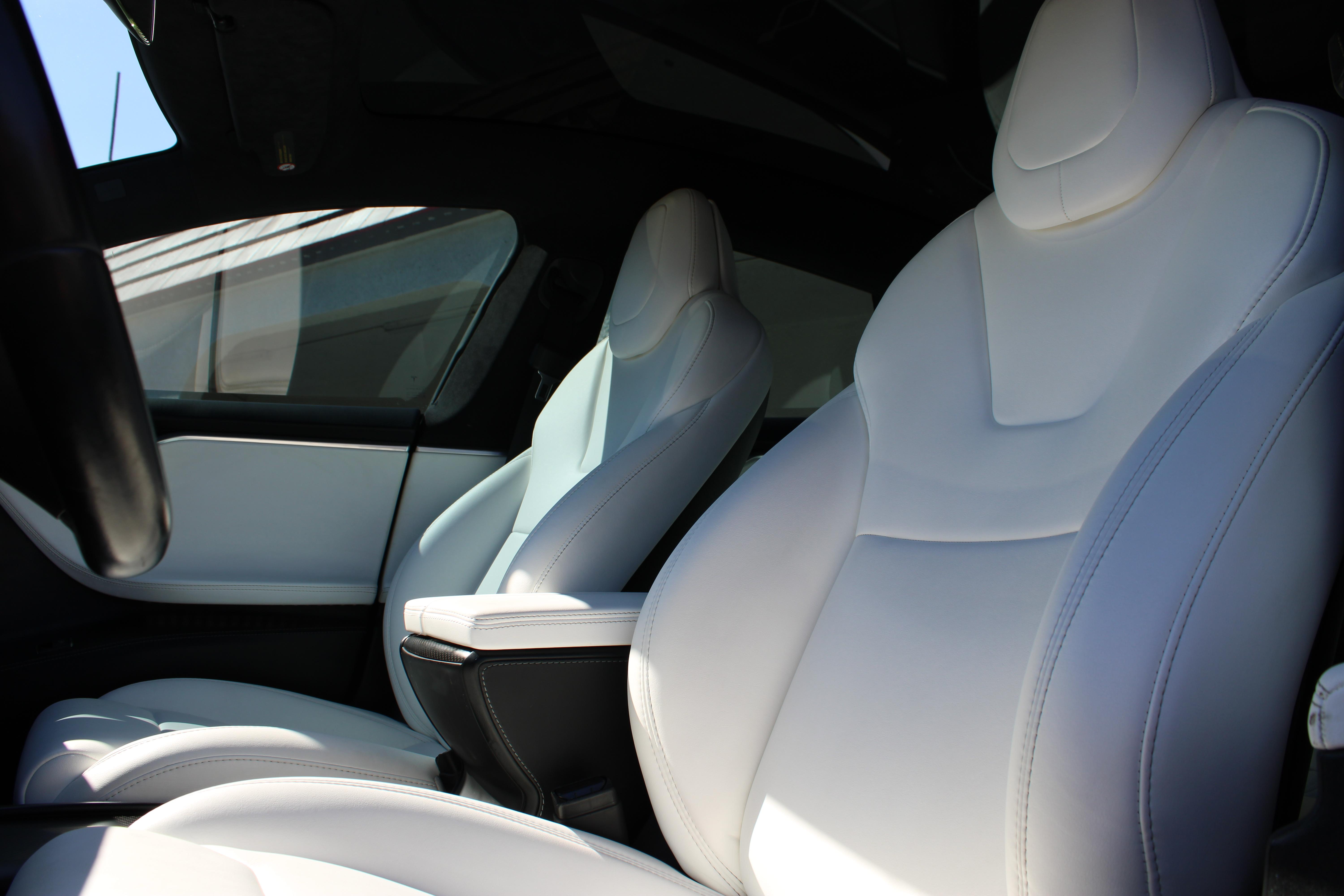 WHITE, 2018 TESLA MODEL S Image 29