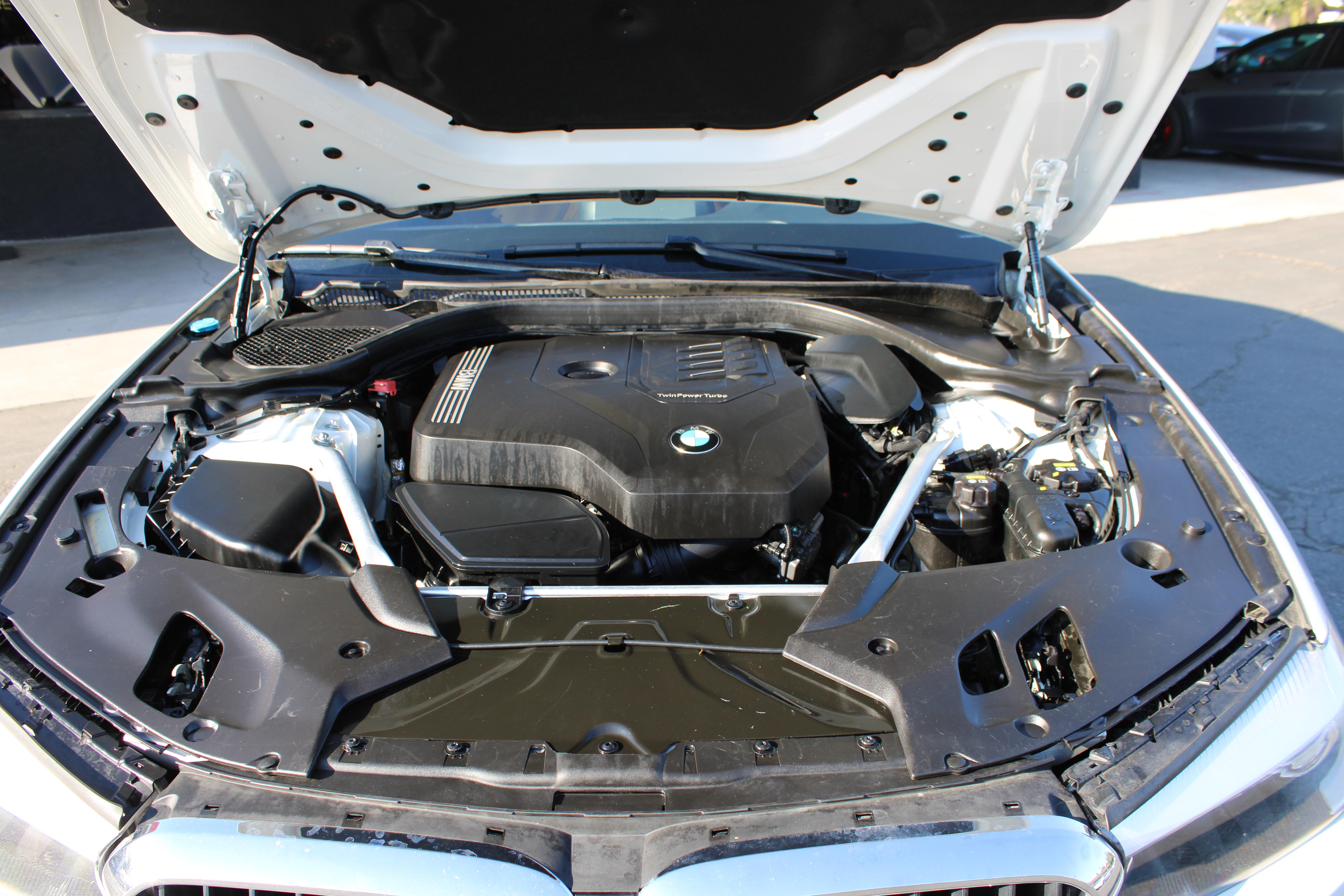 WHITE, 2020 BMW 5 SERIES Image 10