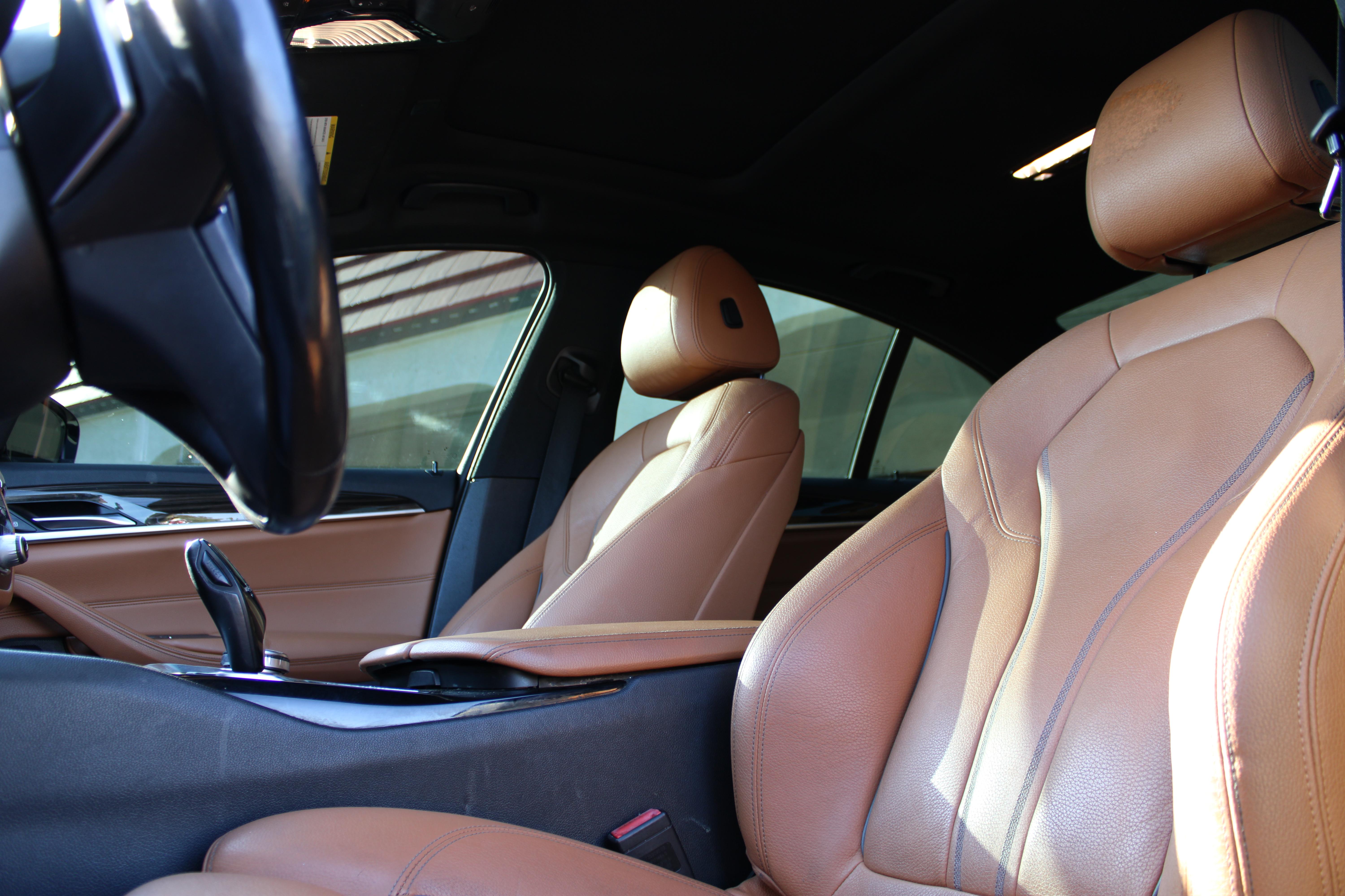 WHITE, 2020 BMW 5 SERIES Image 17