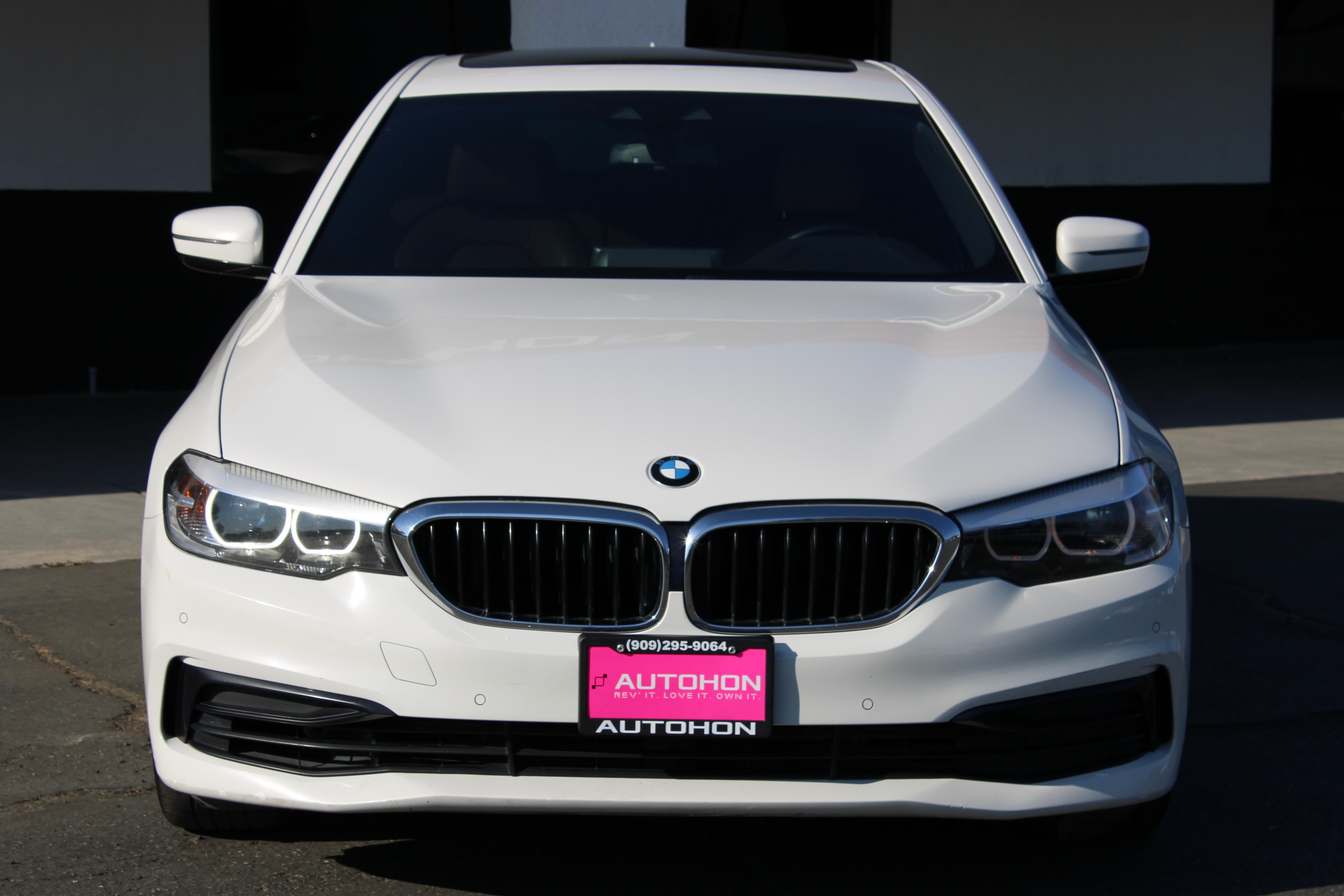 WHITE, 2020 BMW 5 SERIES Image 18