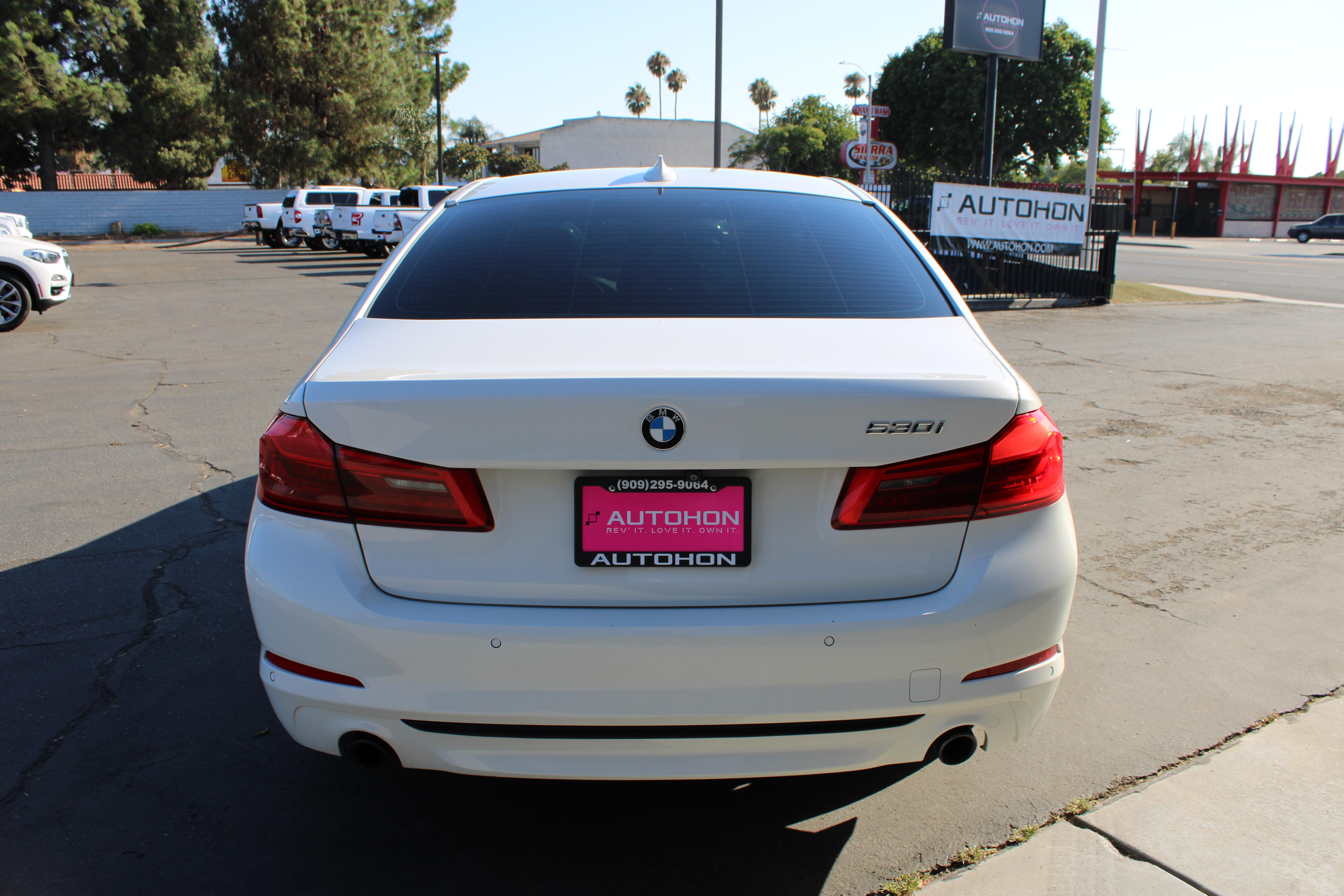WHITE, 2020 BMW 5 SERIES Image 21