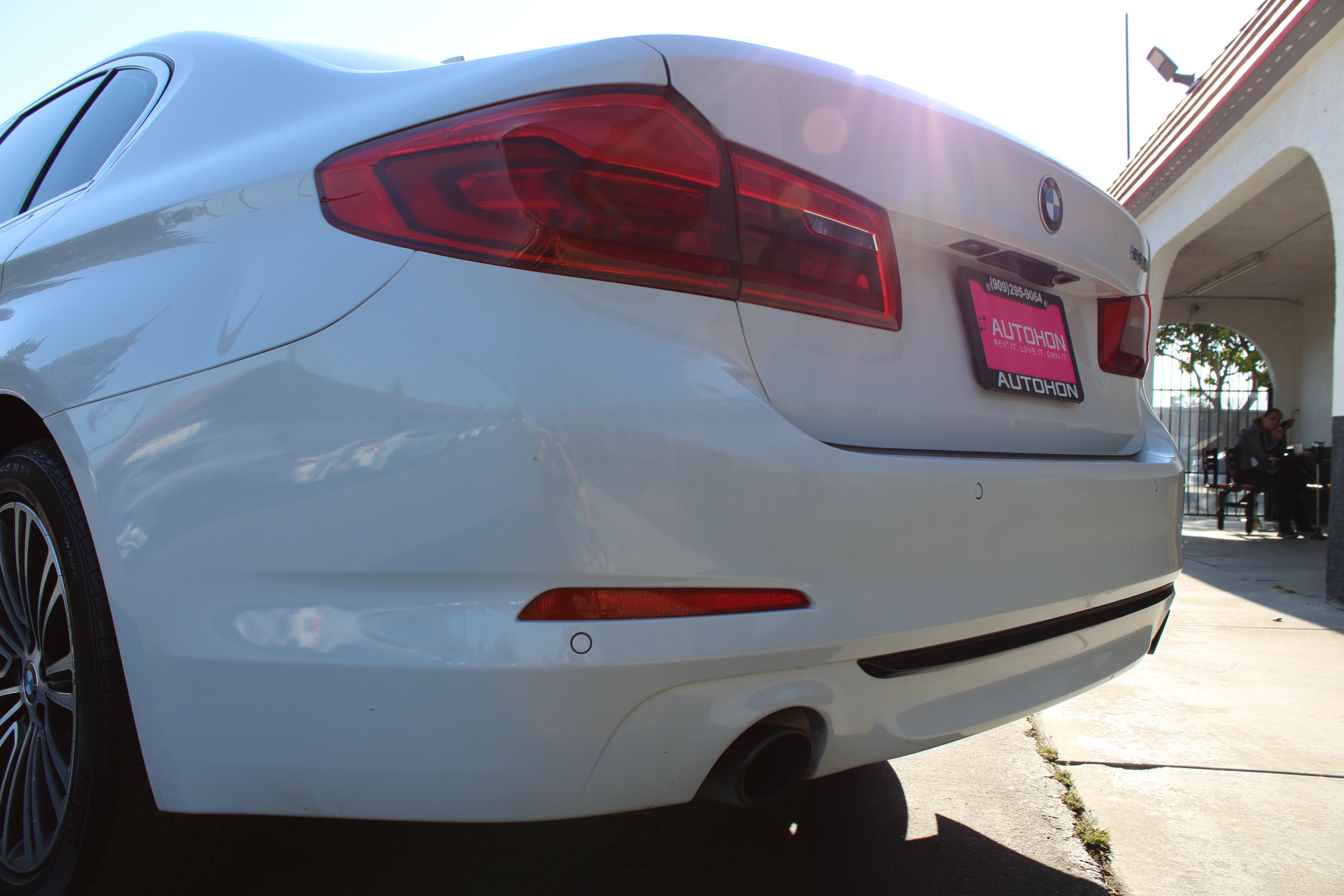 WHITE, 2020 BMW 5 SERIES Image 25