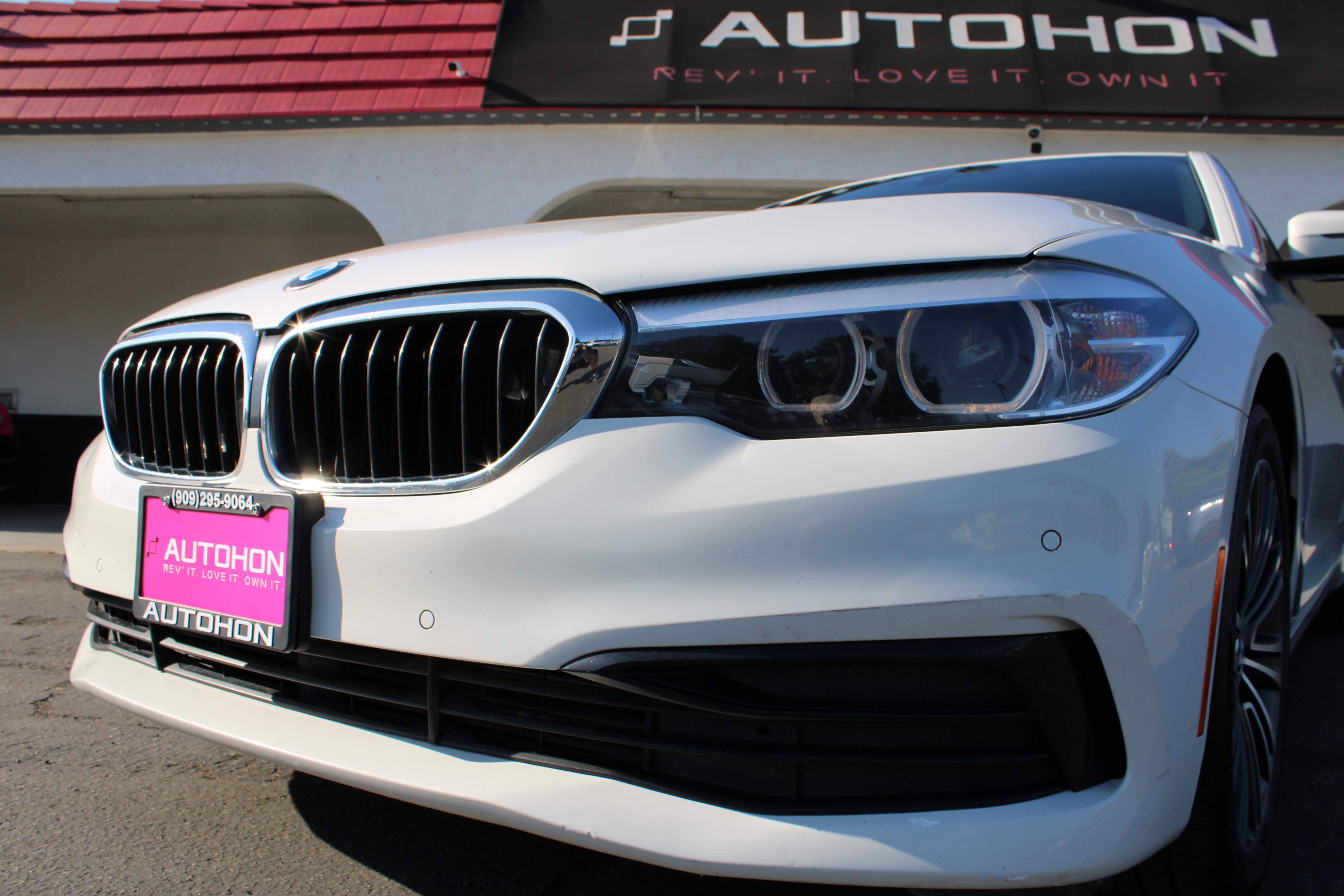 WHITE, 2020 BMW 5 SERIES Image 28