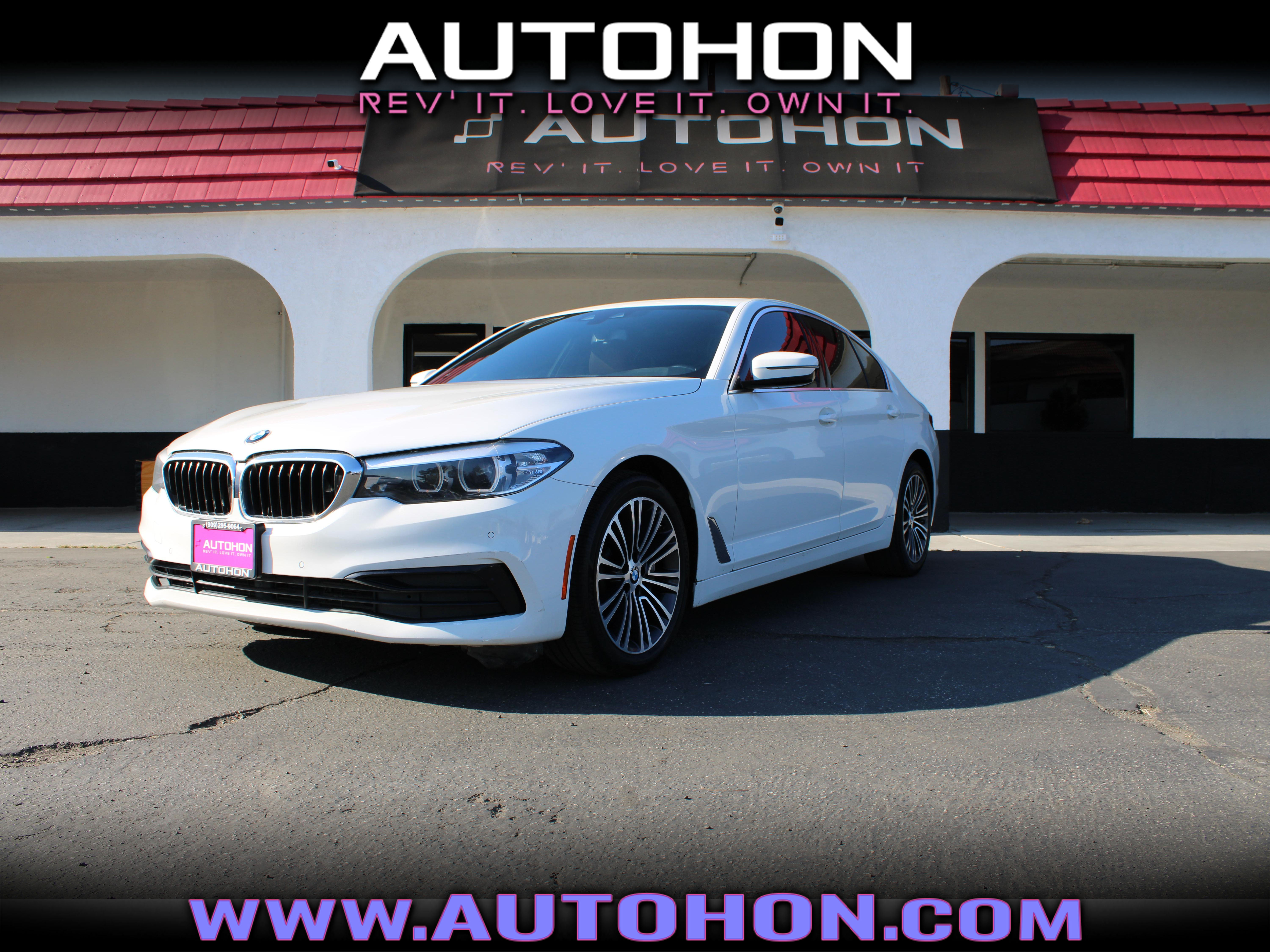 WHITE, 2020 BMW 5 SERIES Image 1
