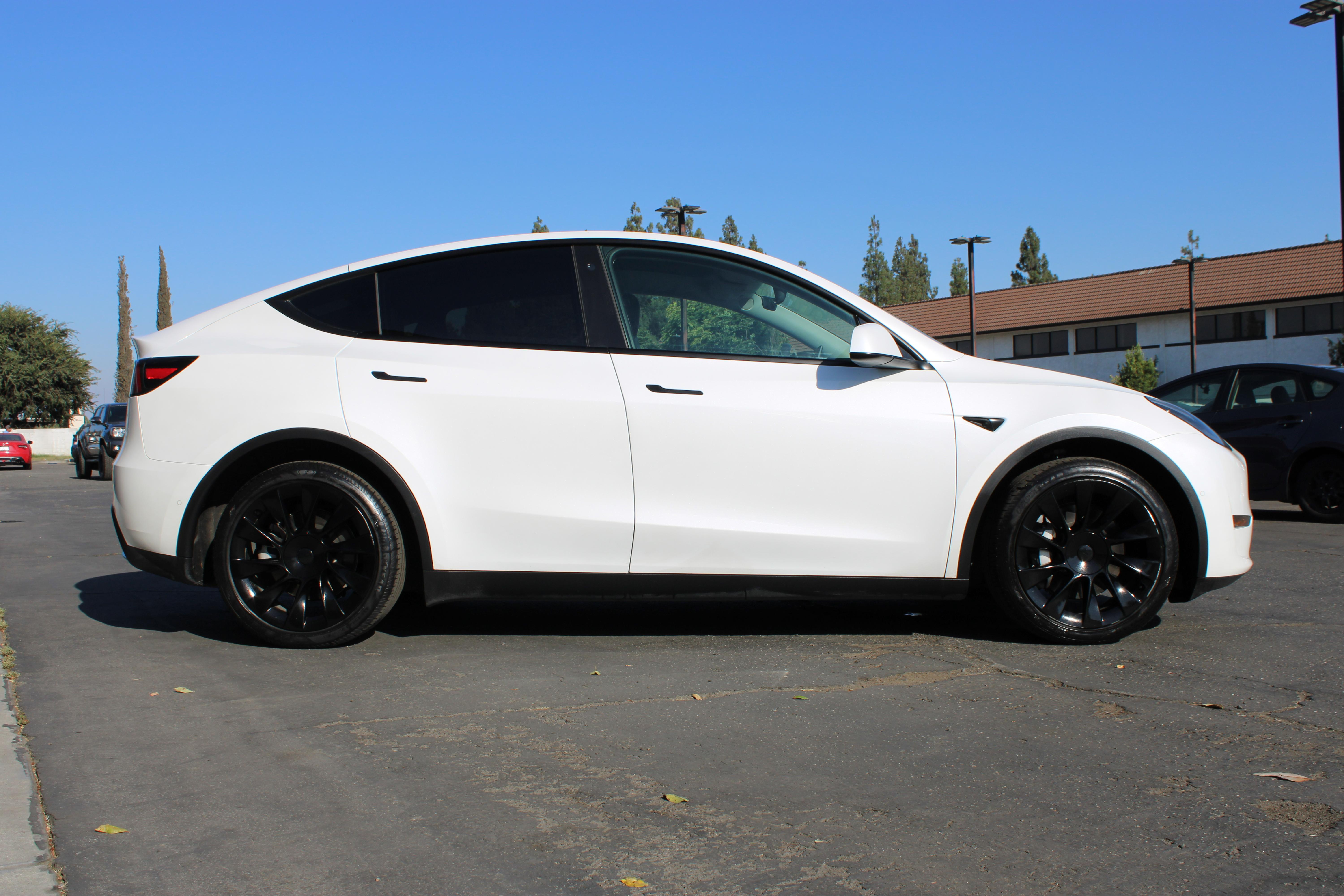 WHITE, 2021 TESLA MODEL Y Image 12