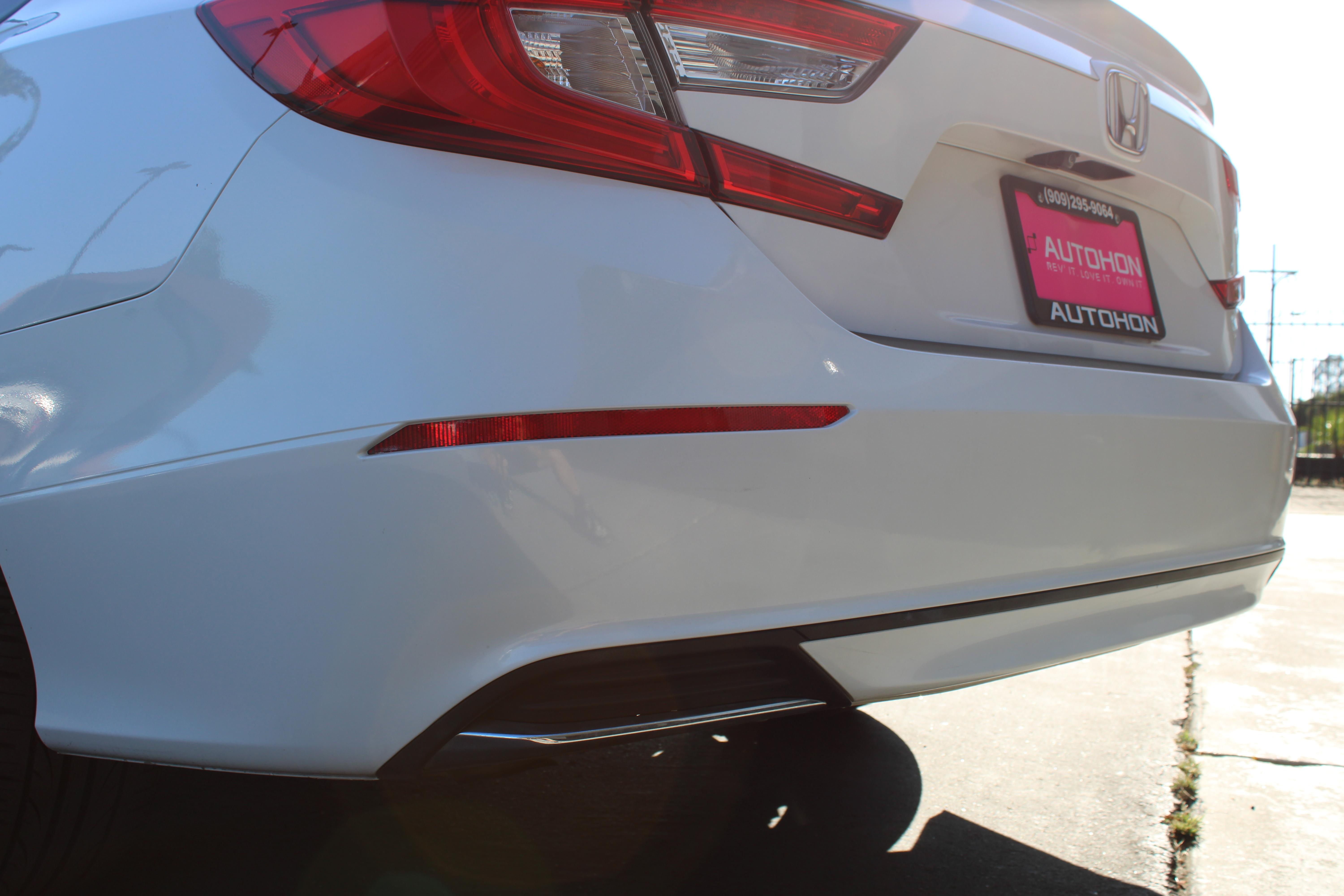 WHITE, 2019 HONDA ACCORD Image 10