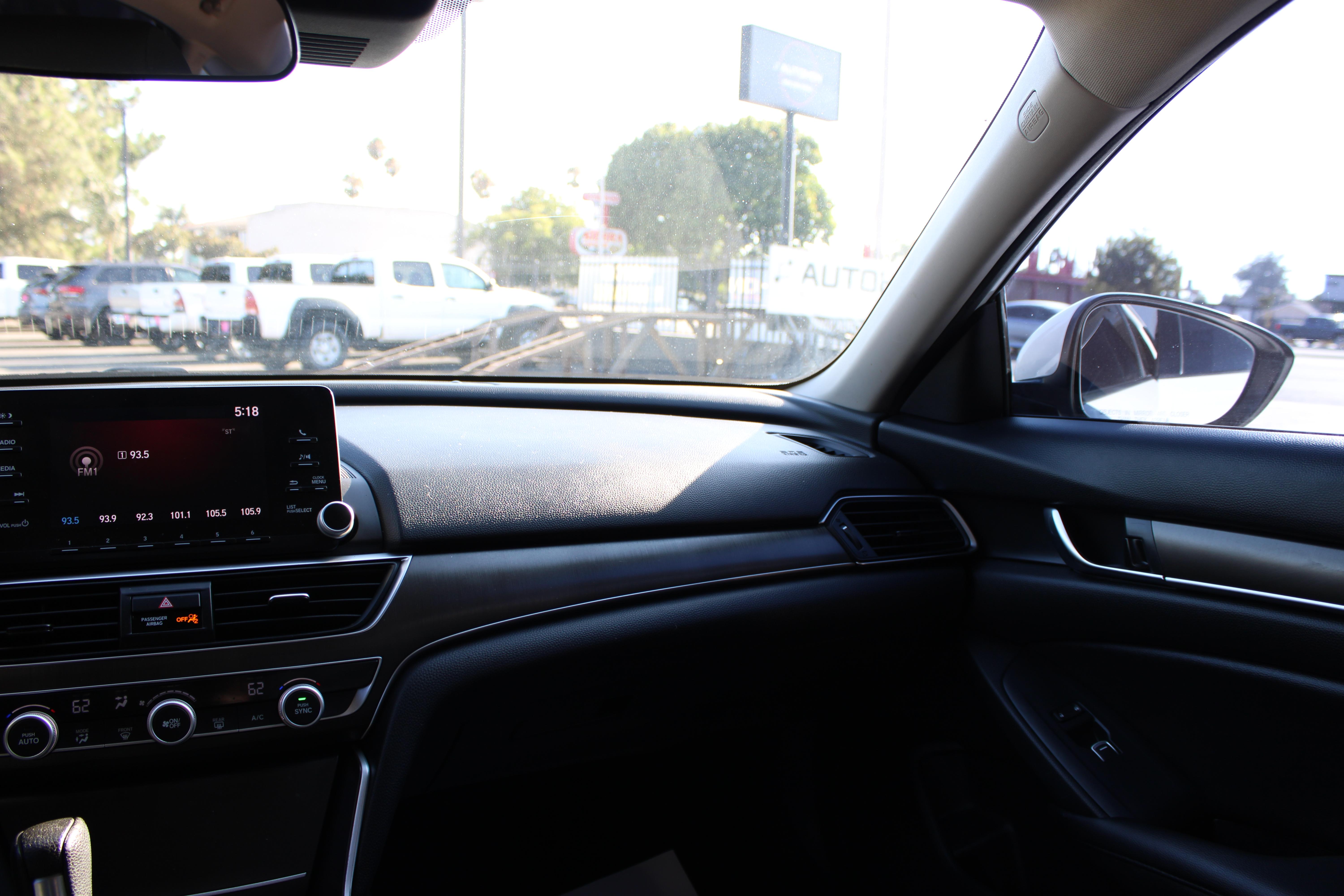WHITE, 2019 HONDA ACCORD Image 22
