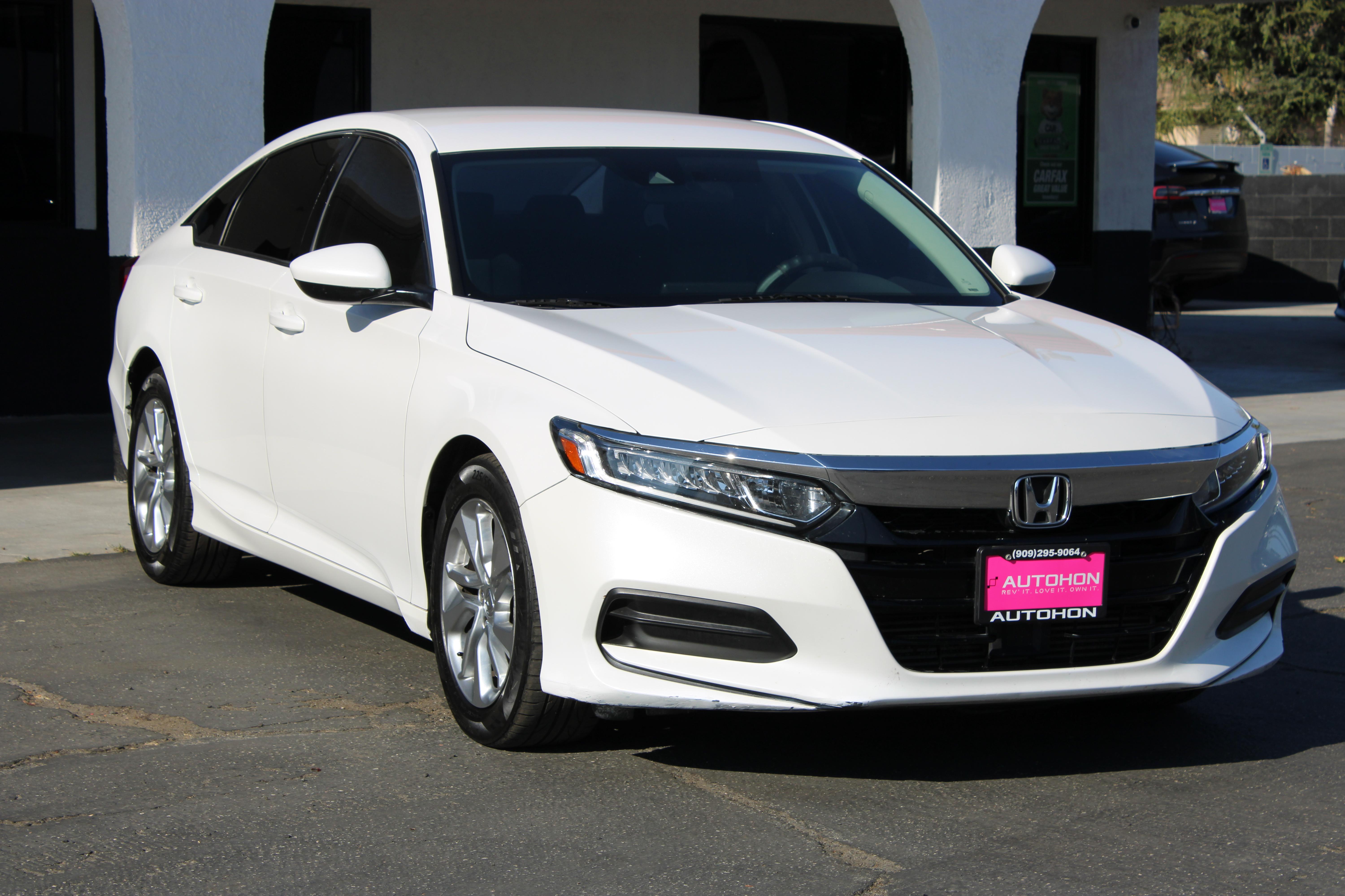 WHITE, 2019 HONDA ACCORD Image 39